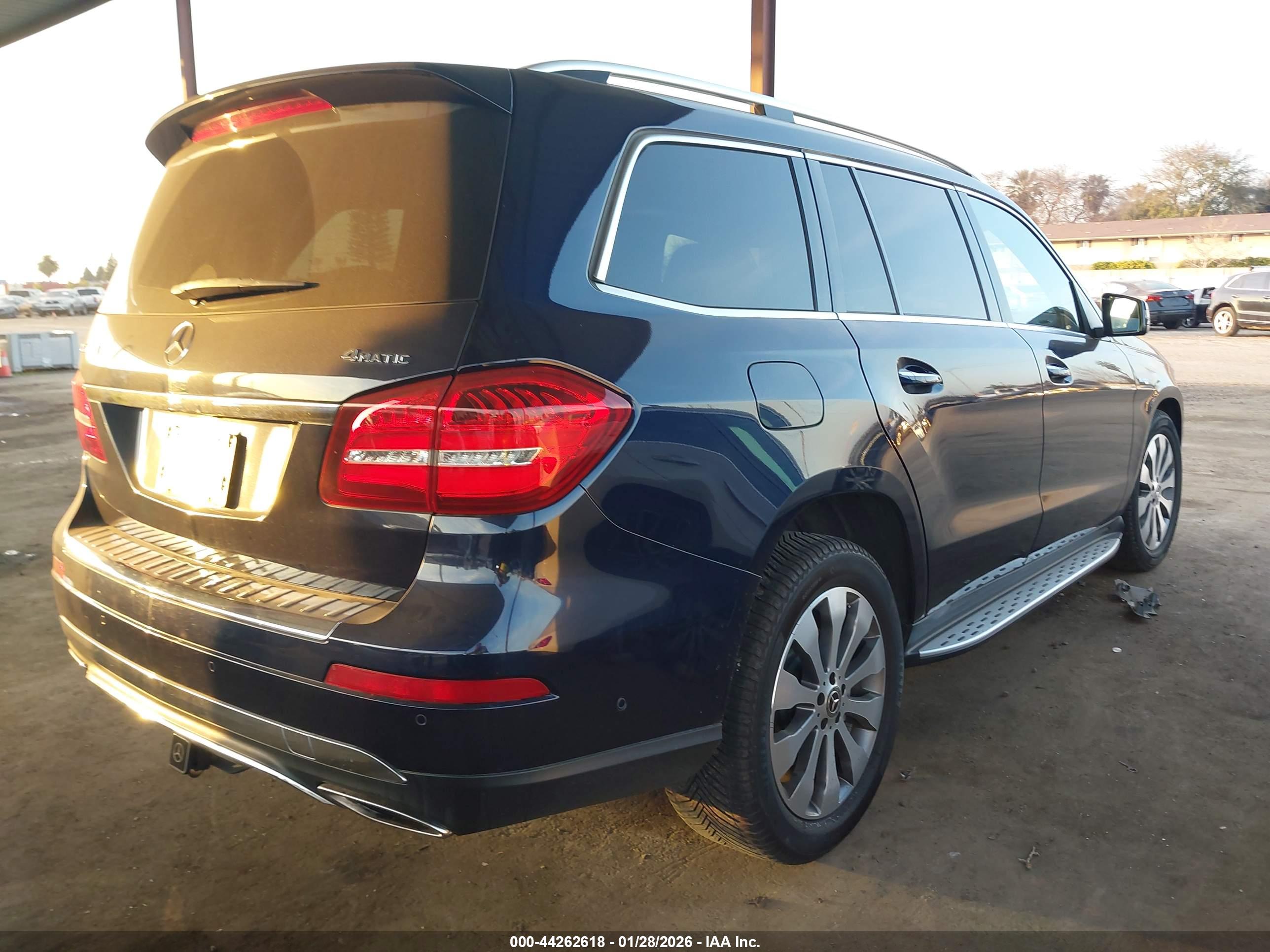 MERCEDES-BENZ GLS image 4