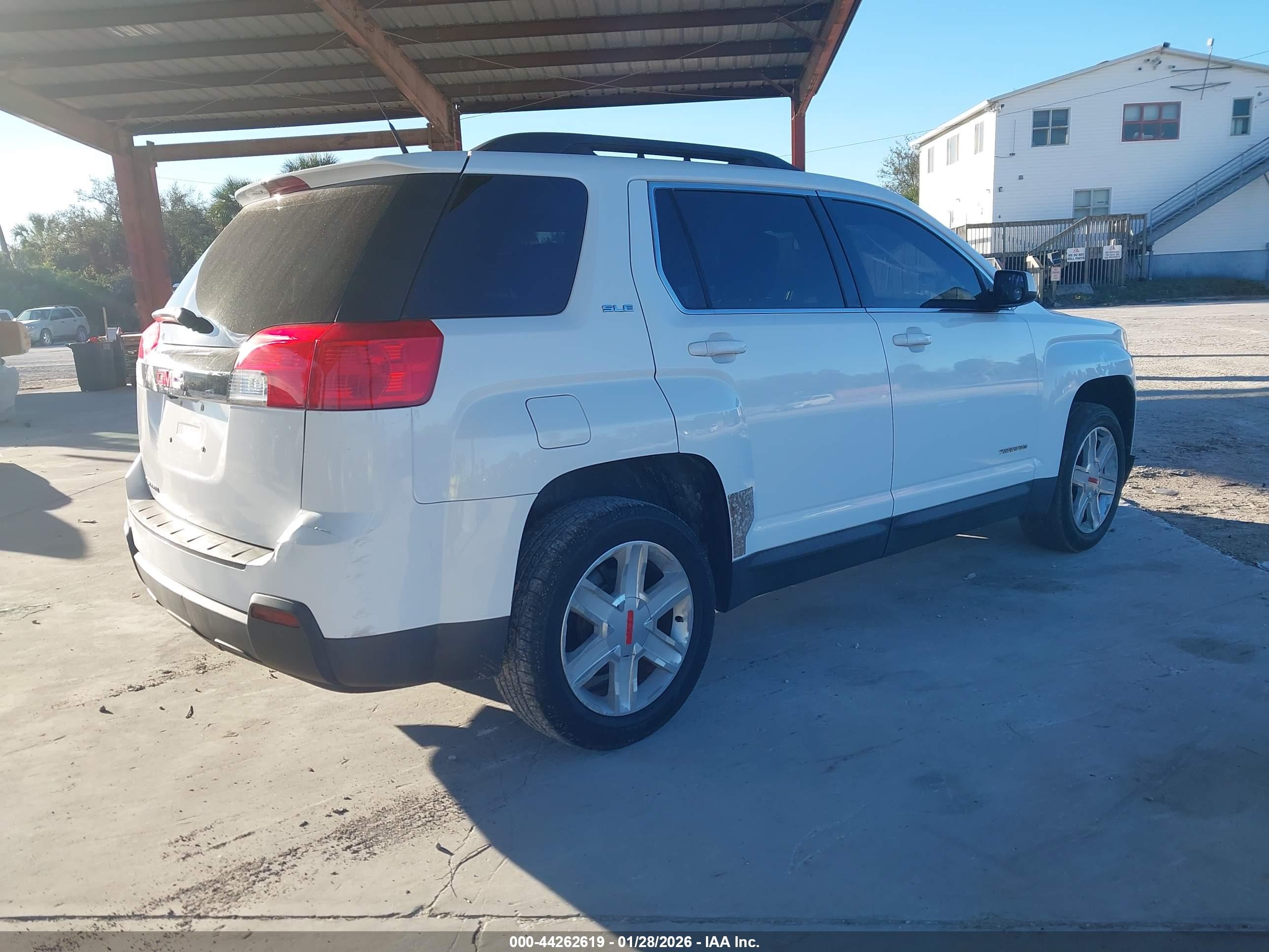 GMC TERRAIN image 4