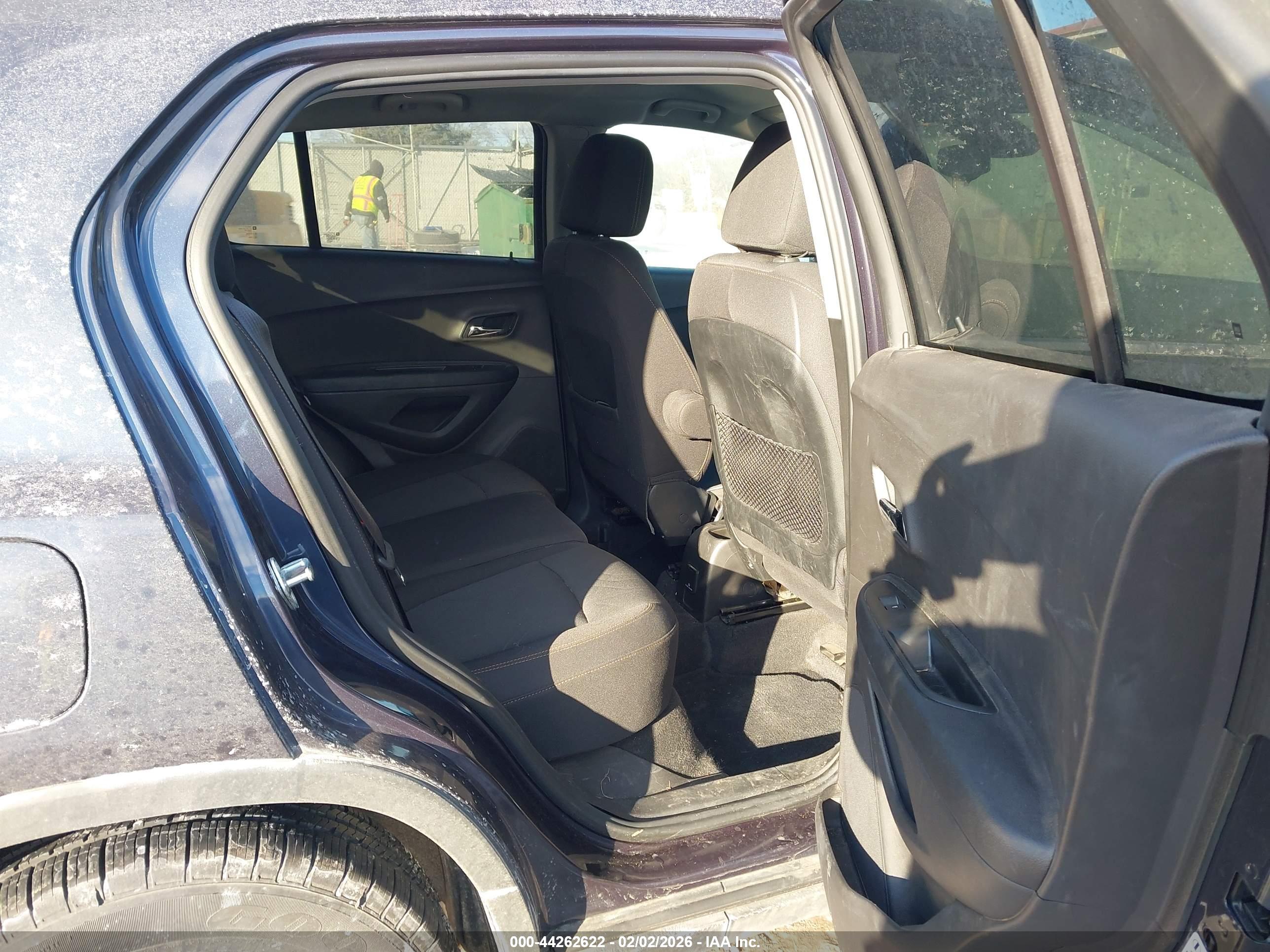 CHEVROLET TRAX image 8