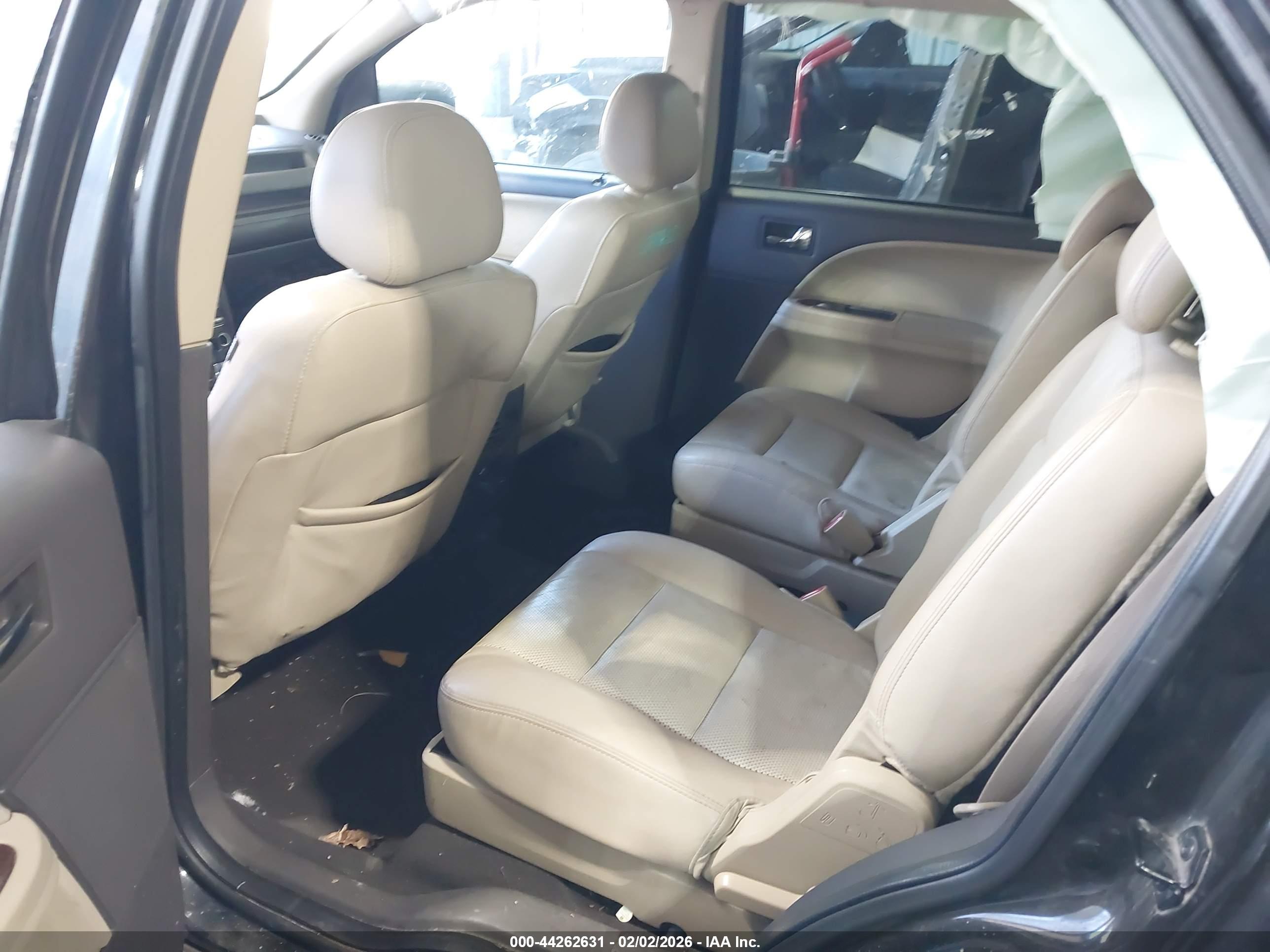 FORD TAURUS image 8