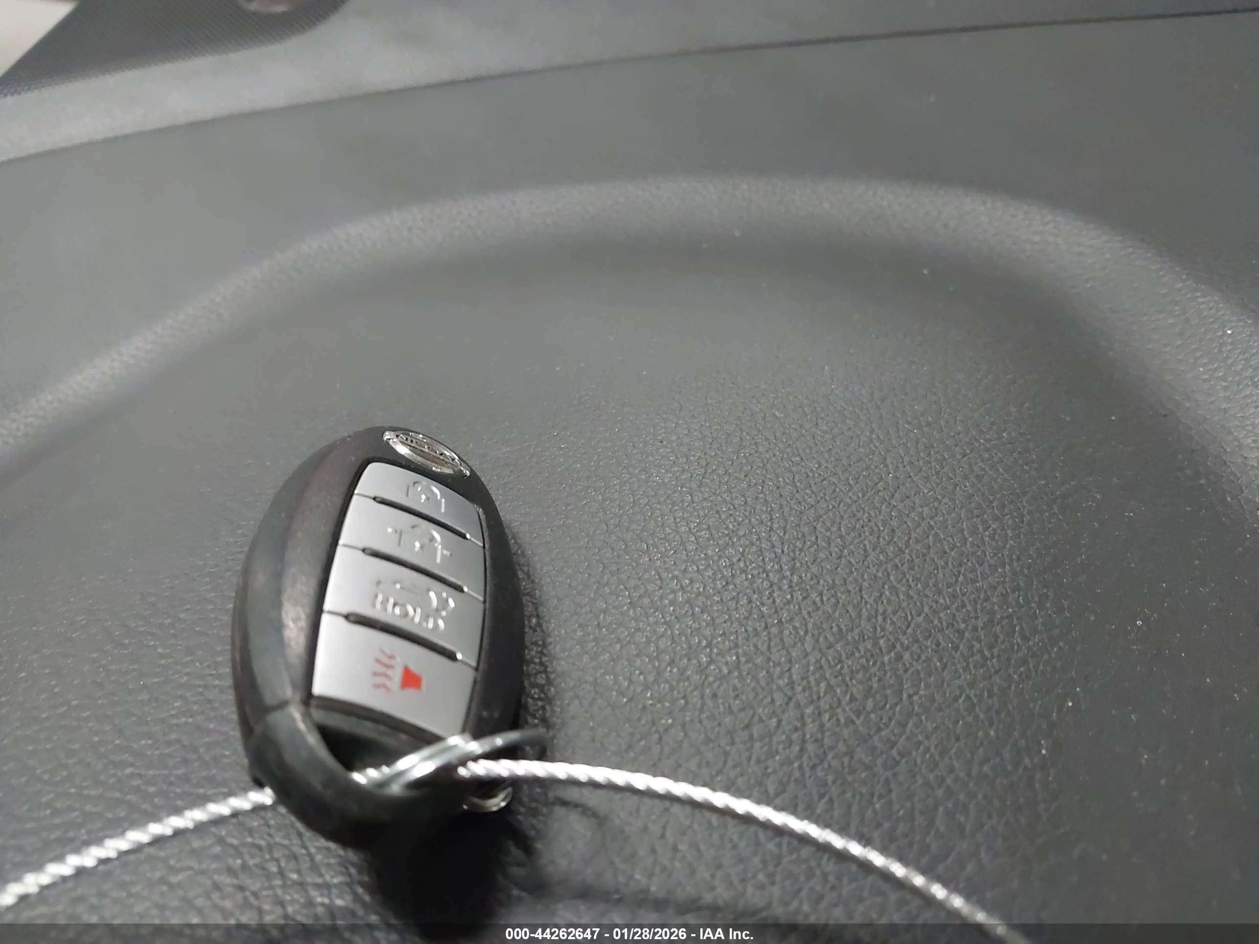 NISSAN ROGUE image 11