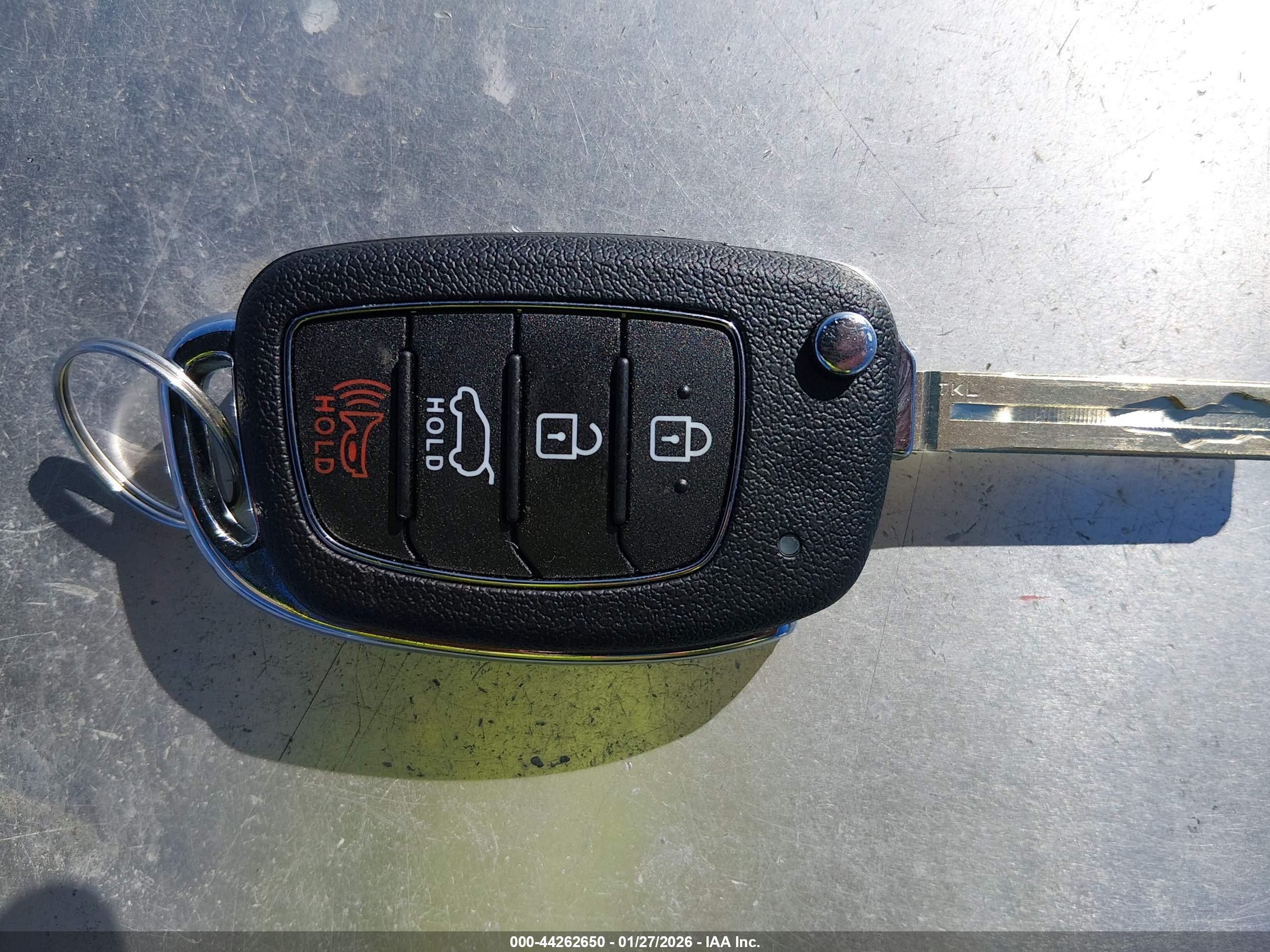 HYUNDAI TUCSON image 11