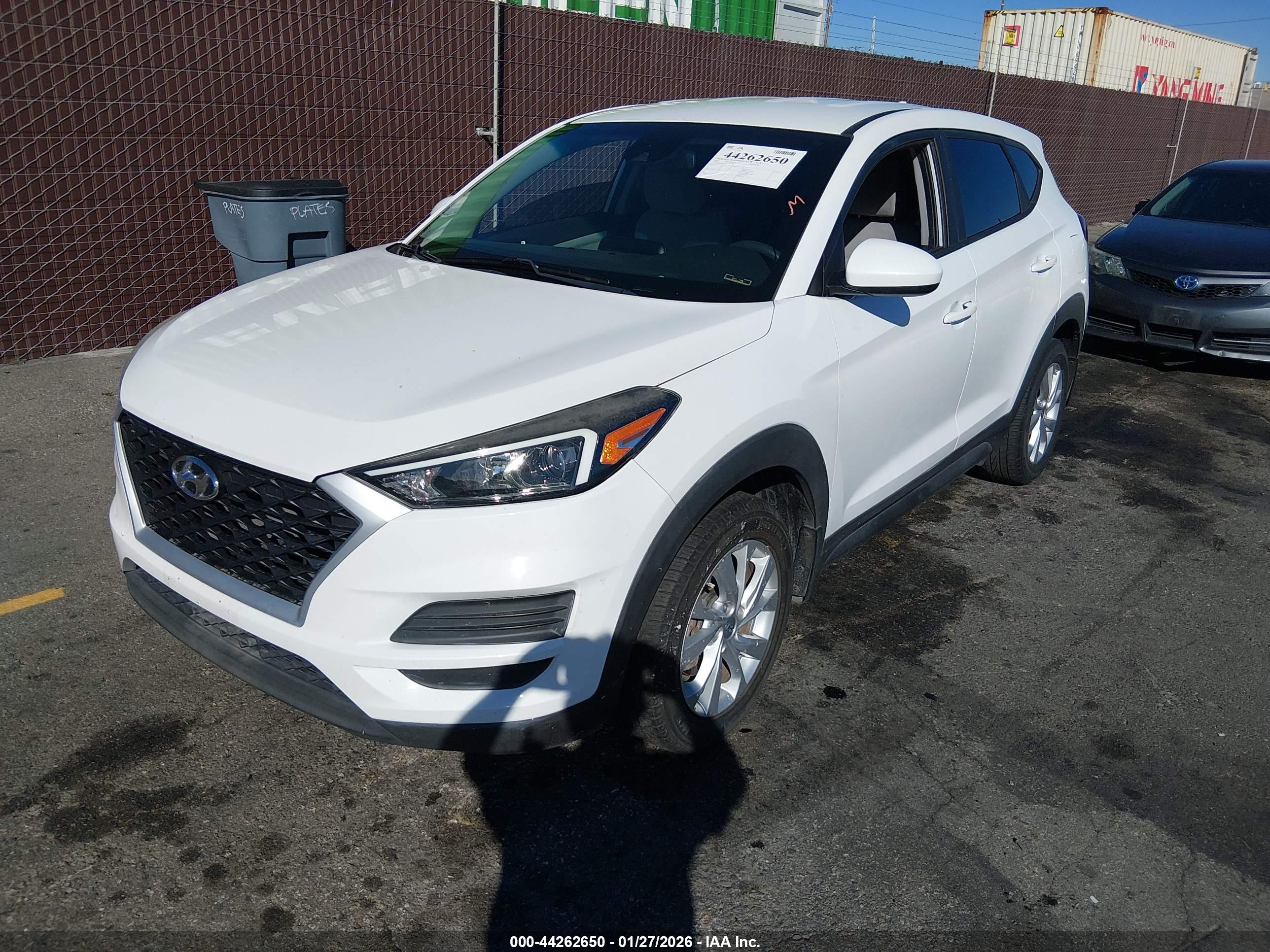 HYUNDAI TUCSON image 2