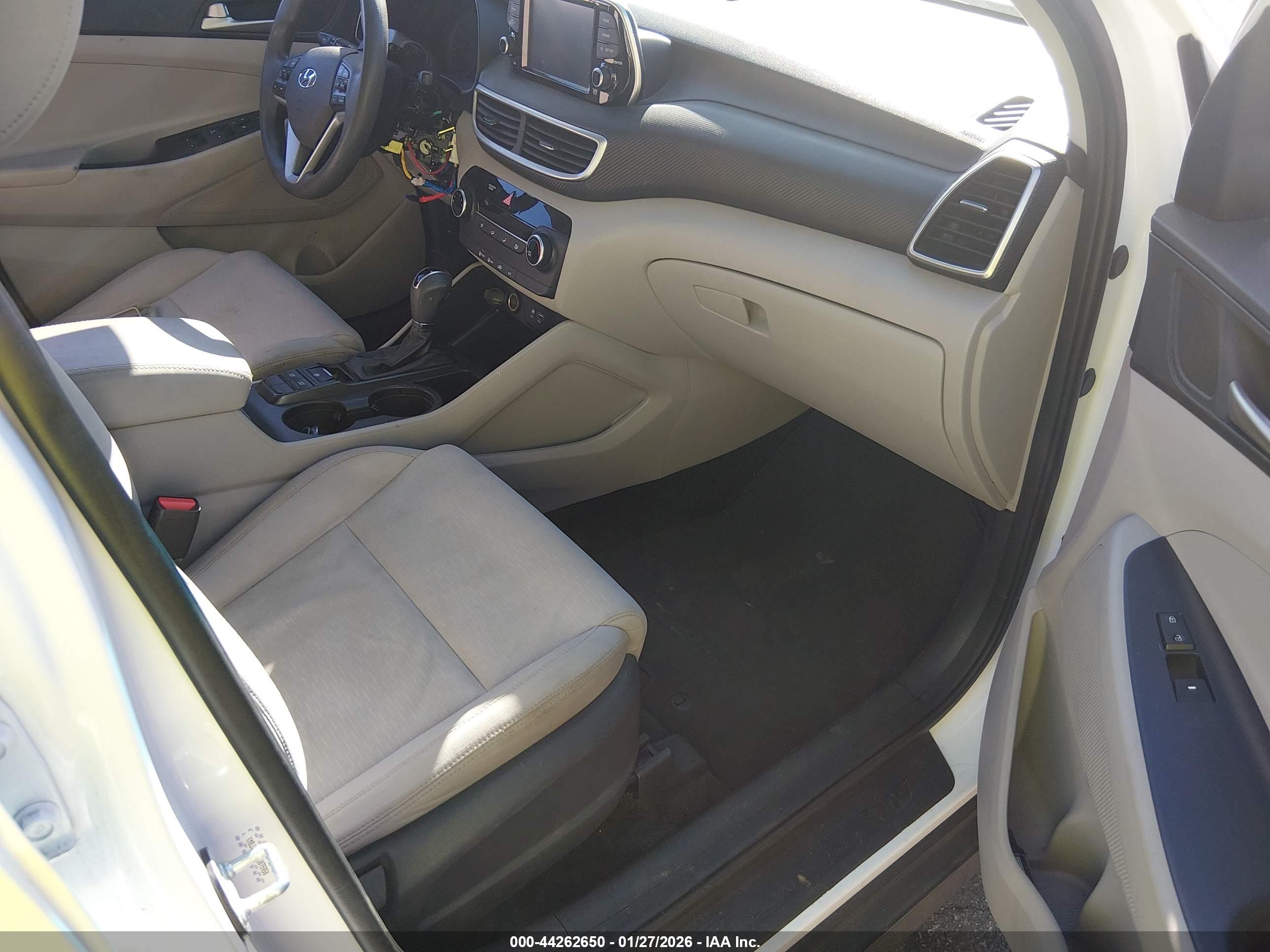 HYUNDAI TUCSON image 5