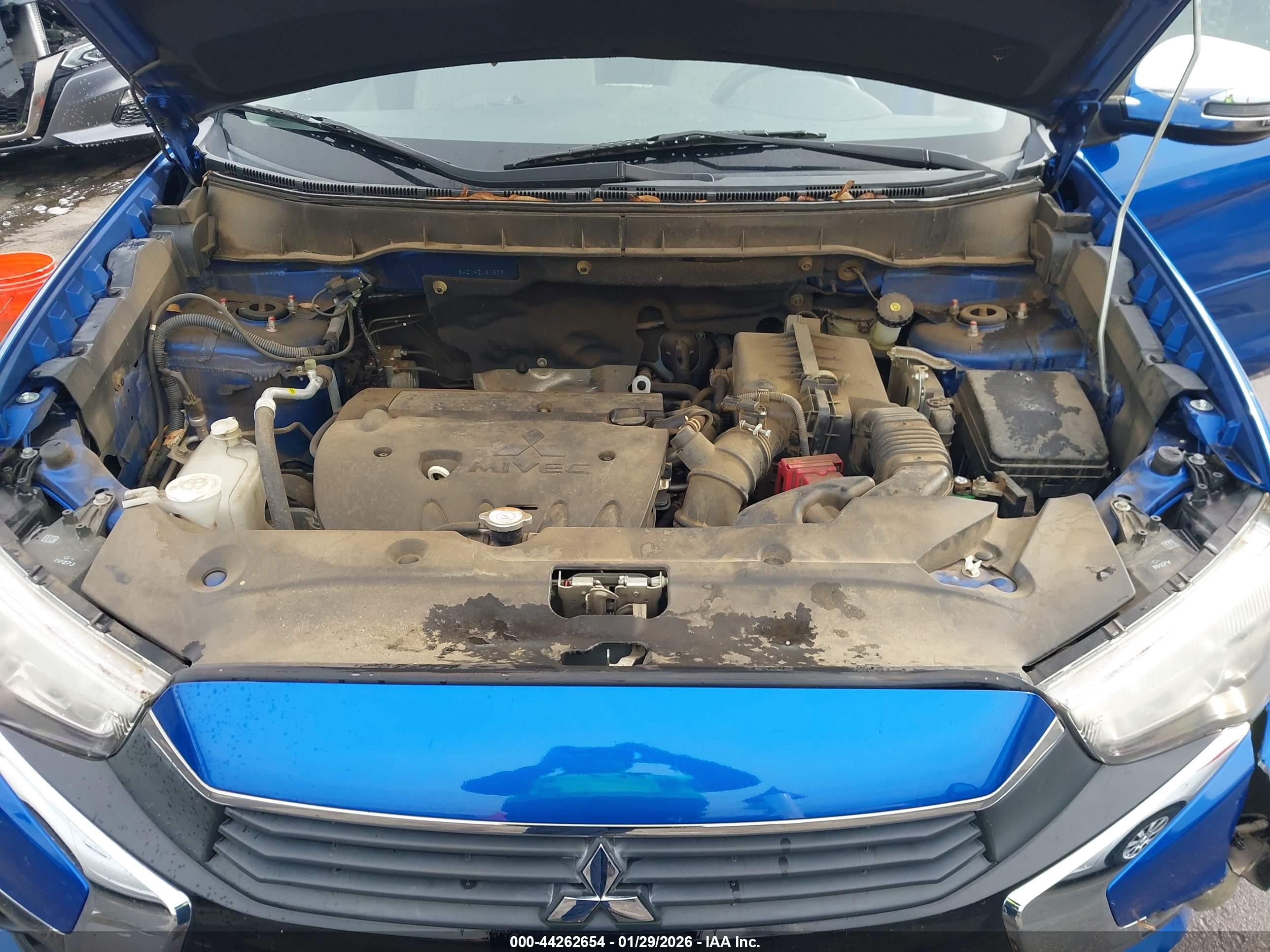 MITSUBISHI OUTLANDER image 10
