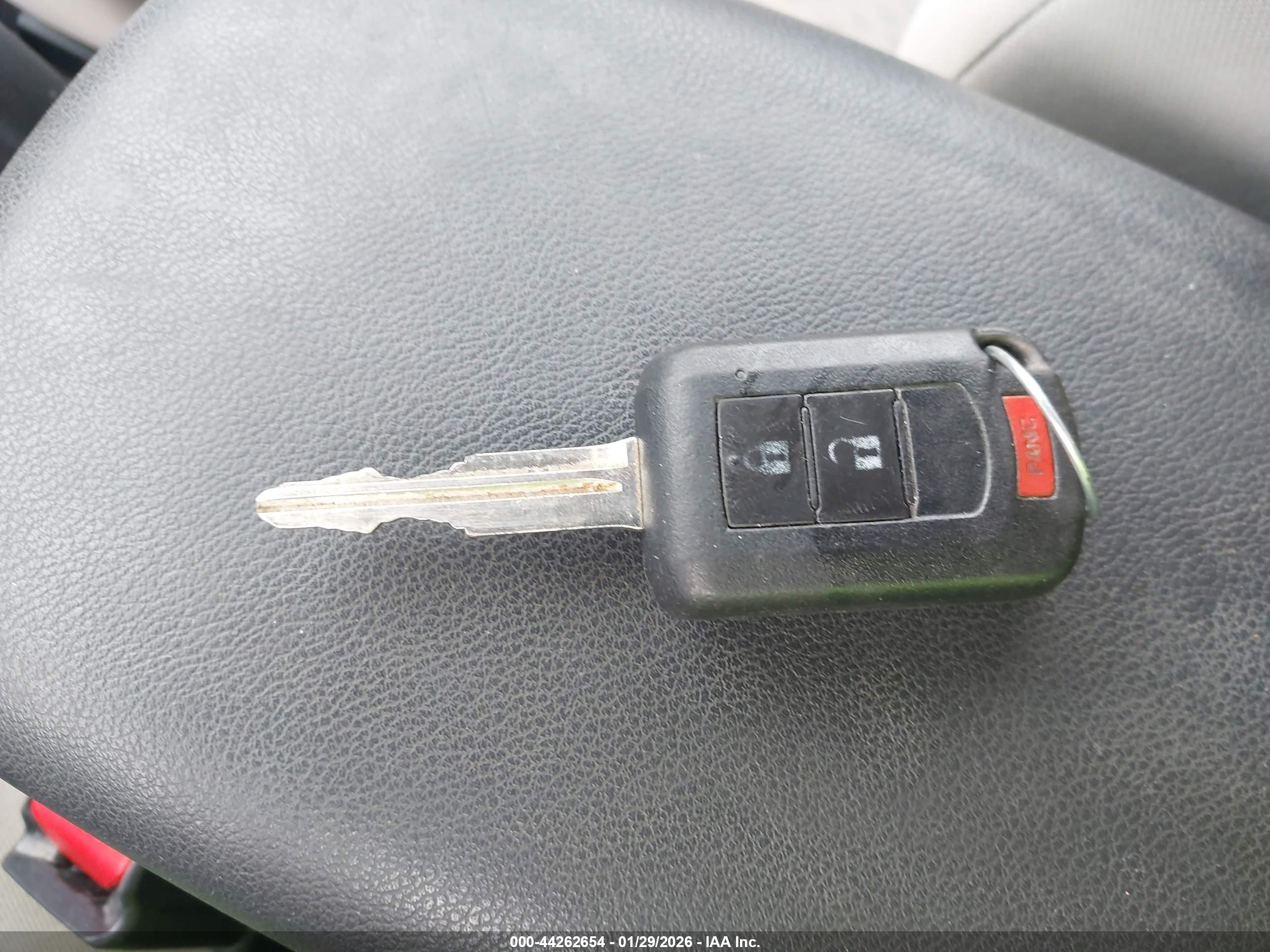 MITSUBISHI OUTLANDER image 11