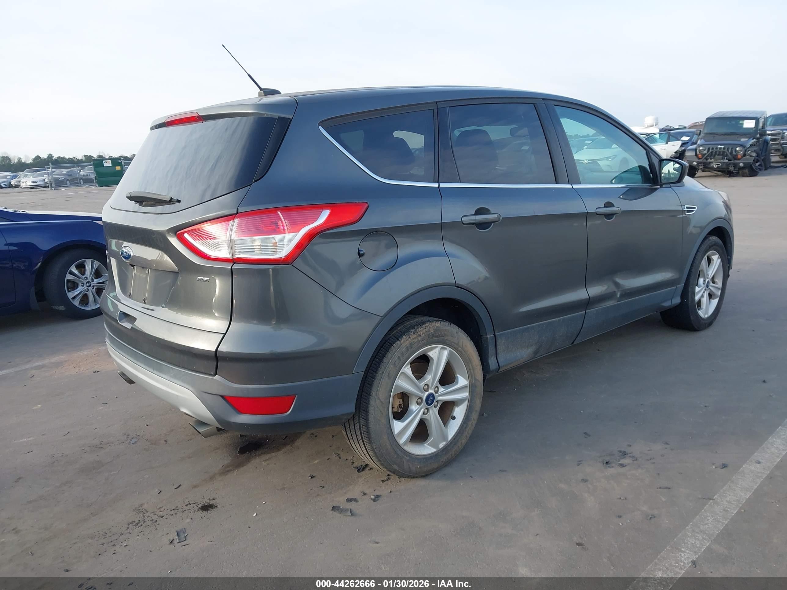 FORD ESCAPE image 4