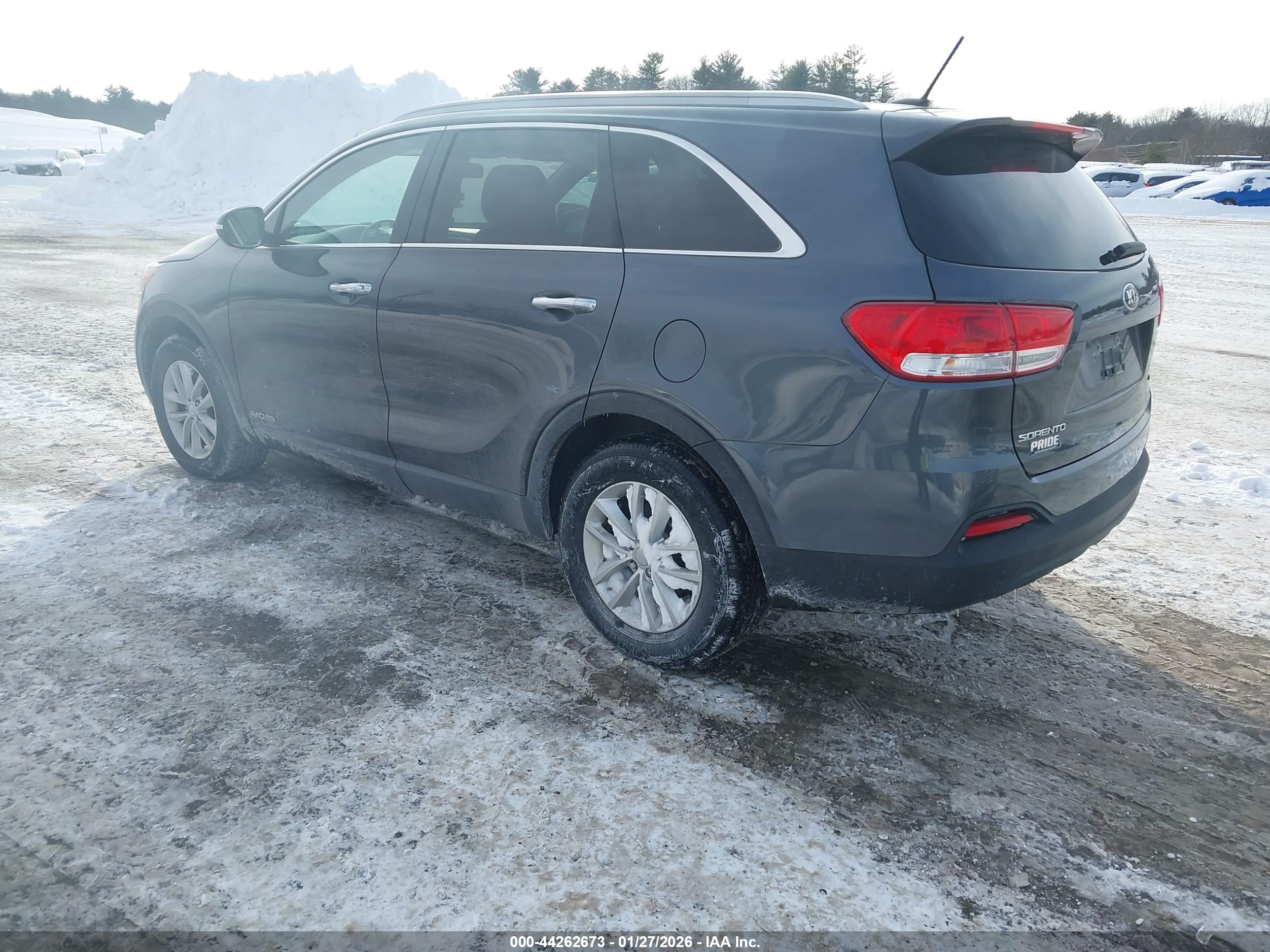 KIA SORENTO image 3