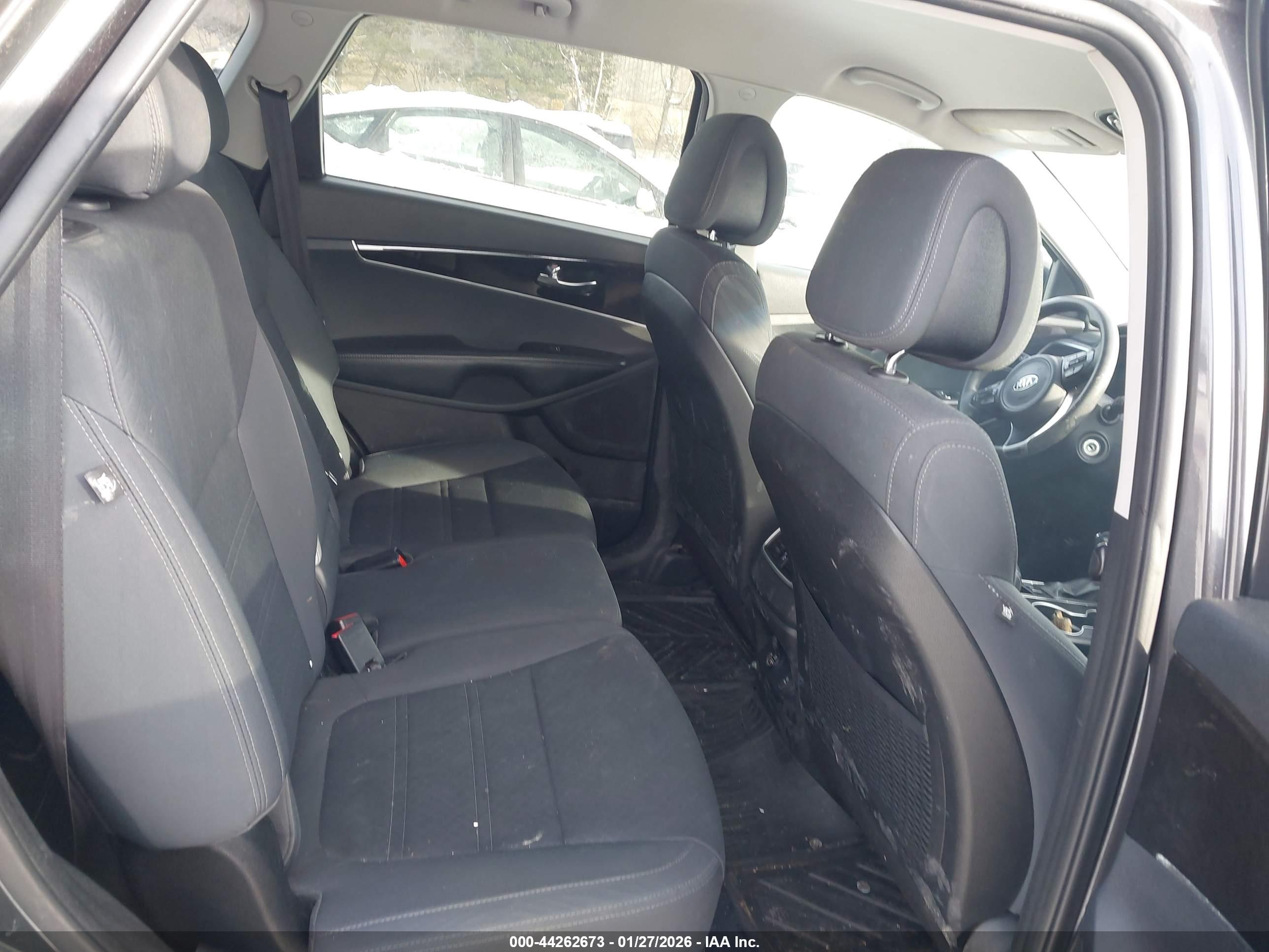 KIA SORENTO image 8