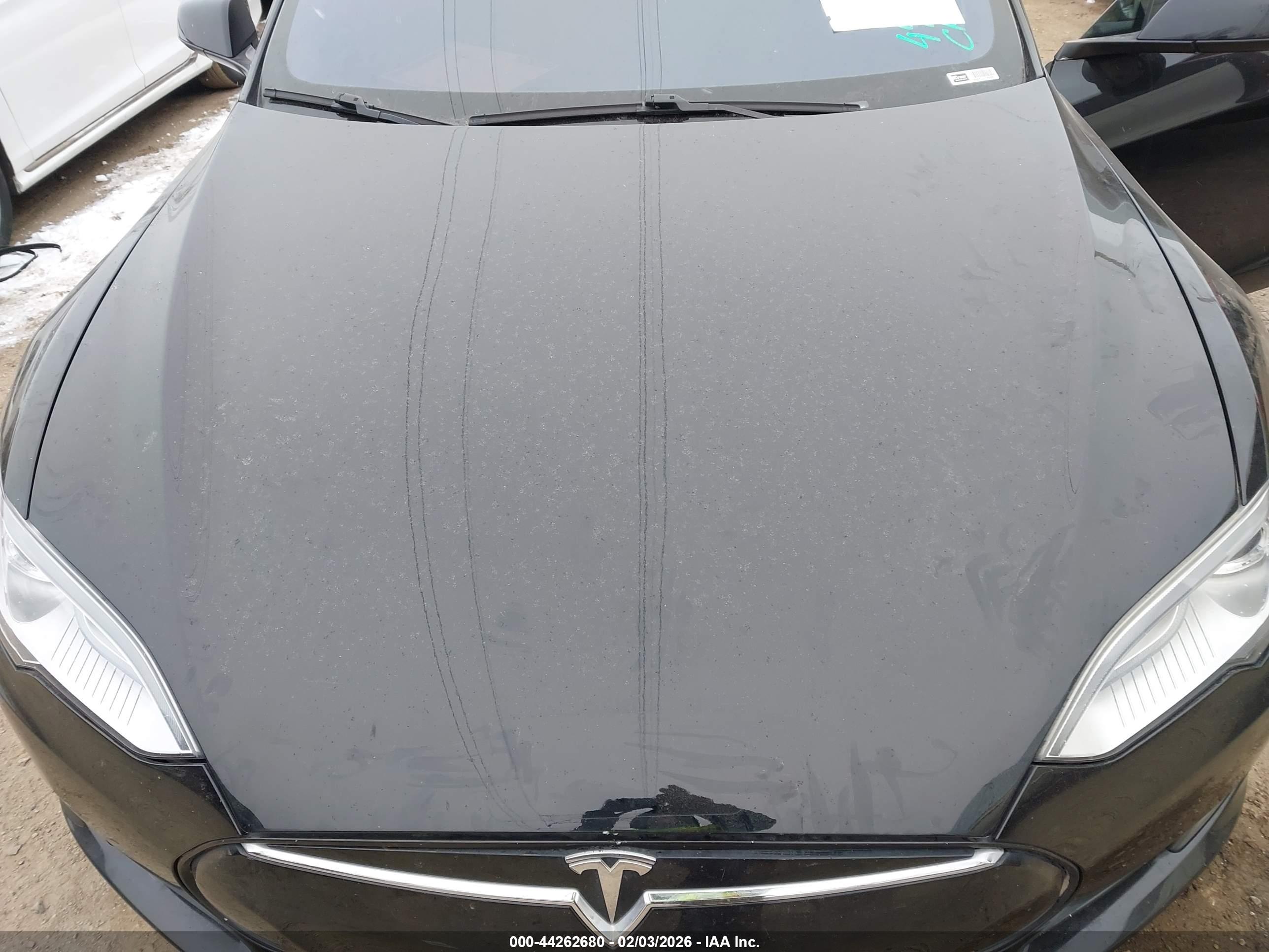 TESLA MODEL image 10
