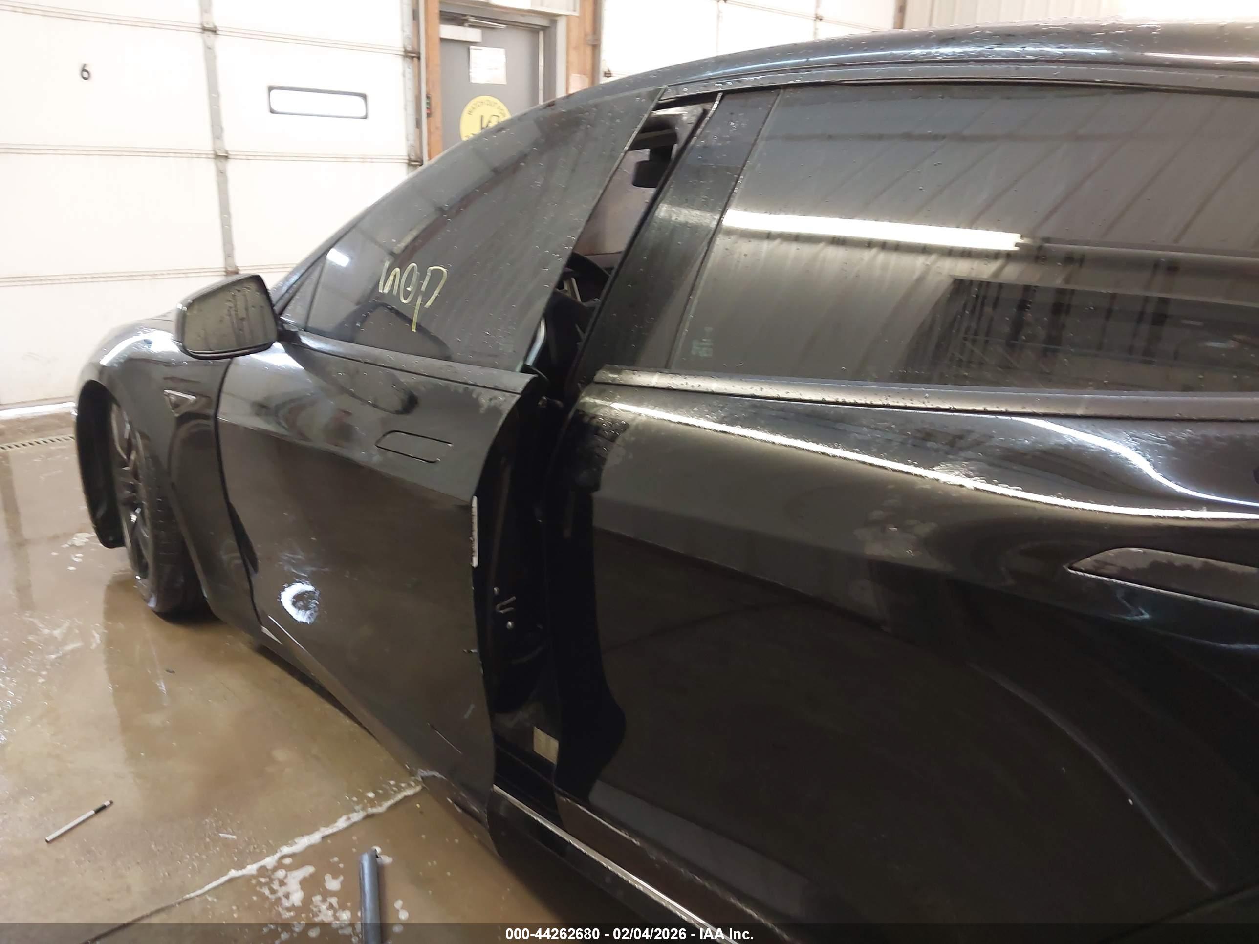 TESLA MODEL image 6