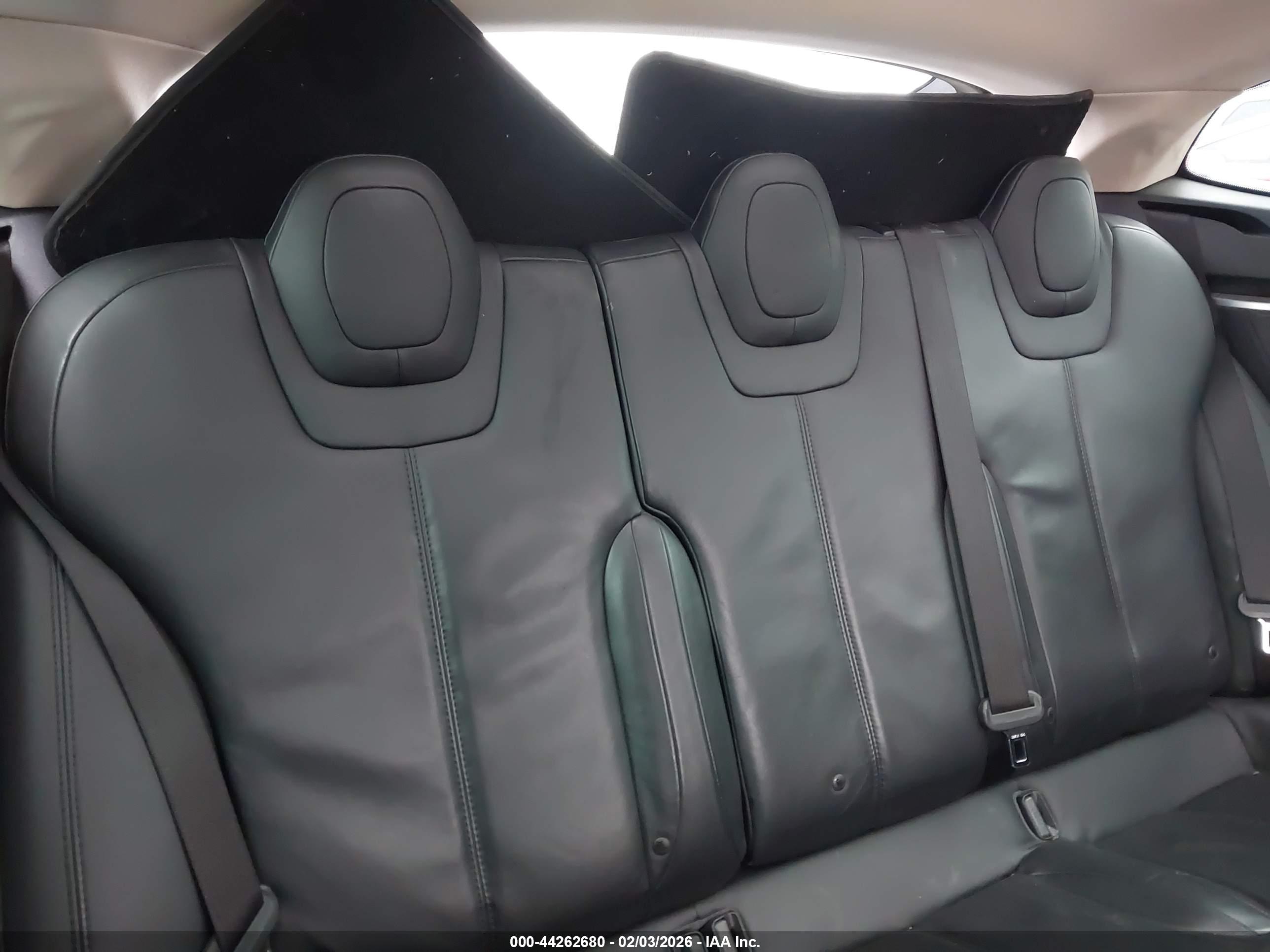 TESLA MODEL image 8