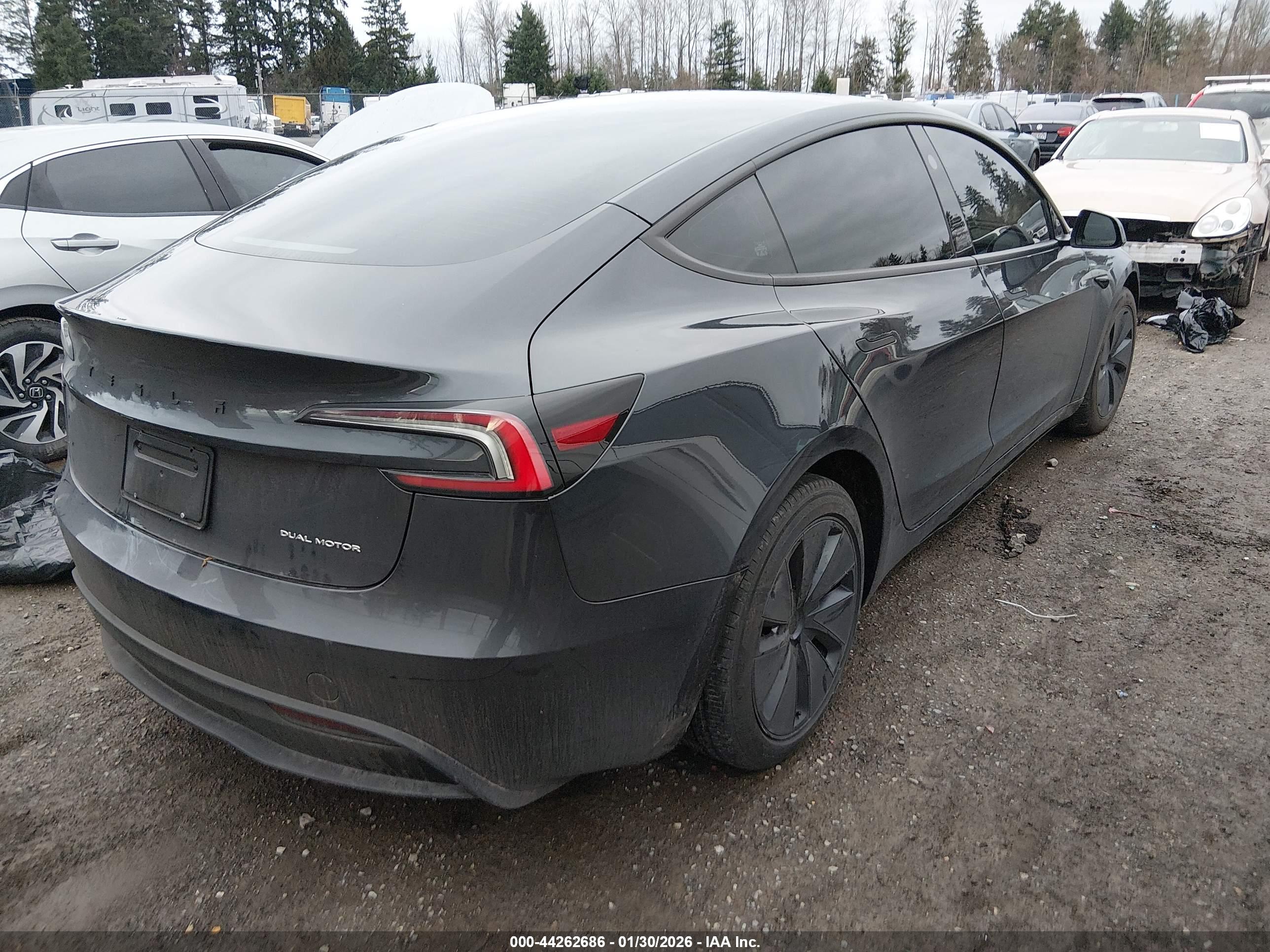 TESLA MODEL image 4