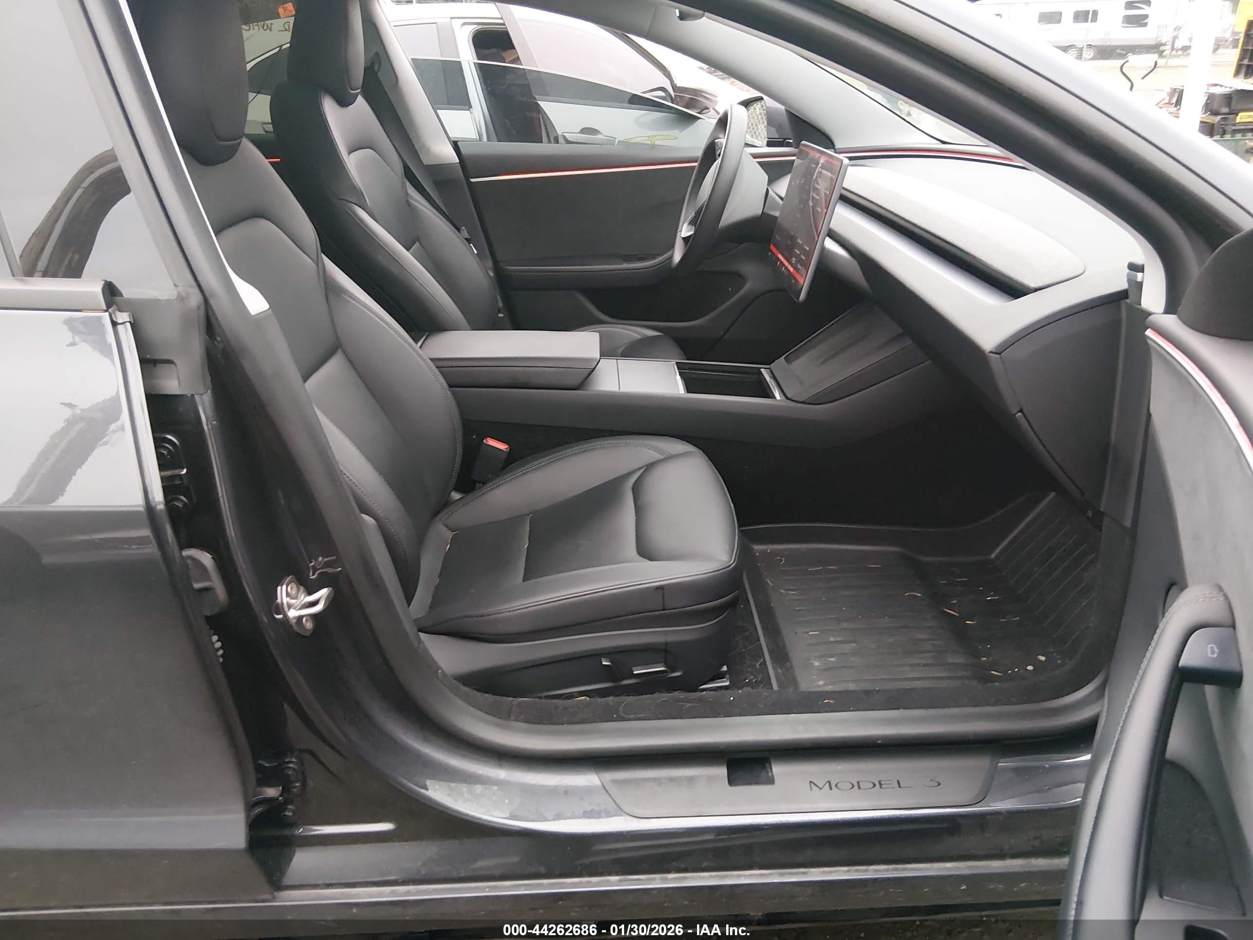 TESLA MODEL image 5