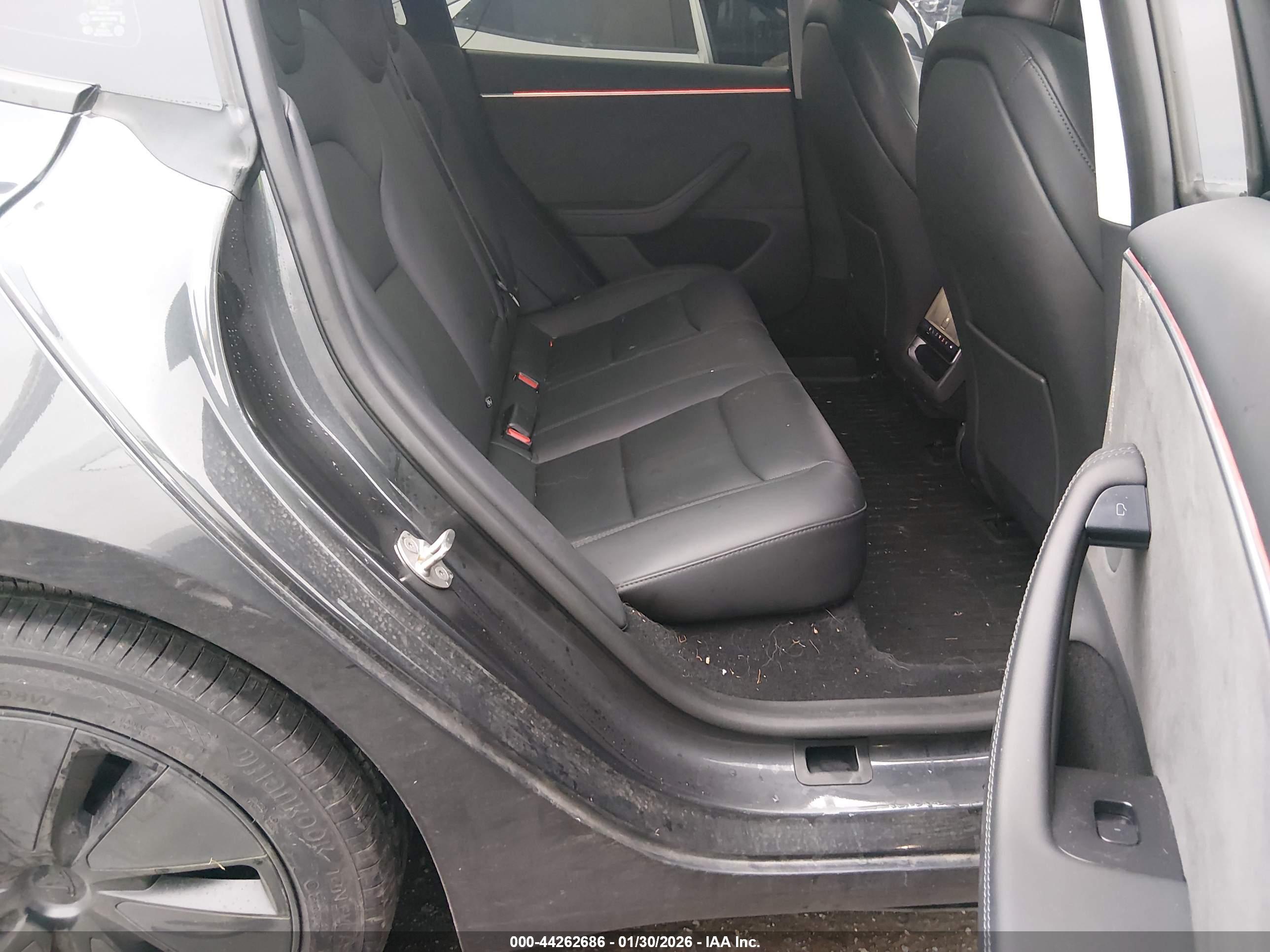 TESLA MODEL image 8