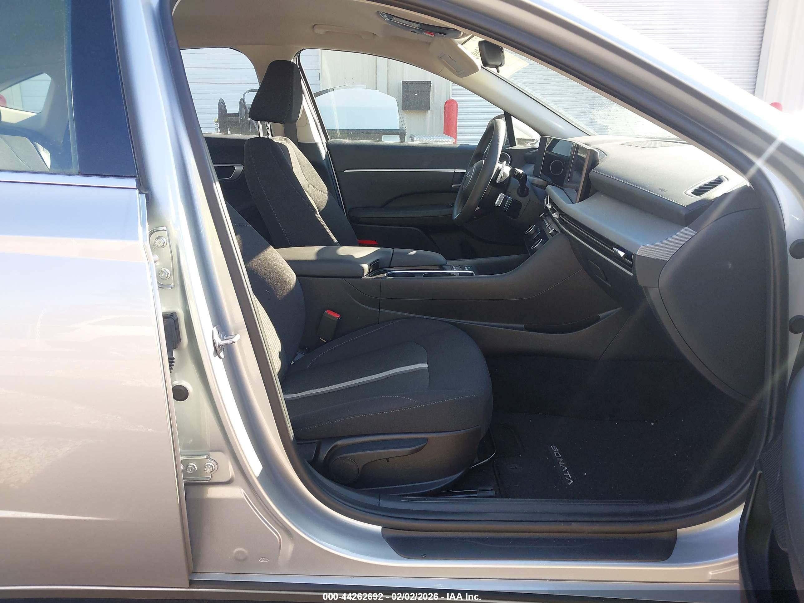 HYUNDAI SONATA image 5