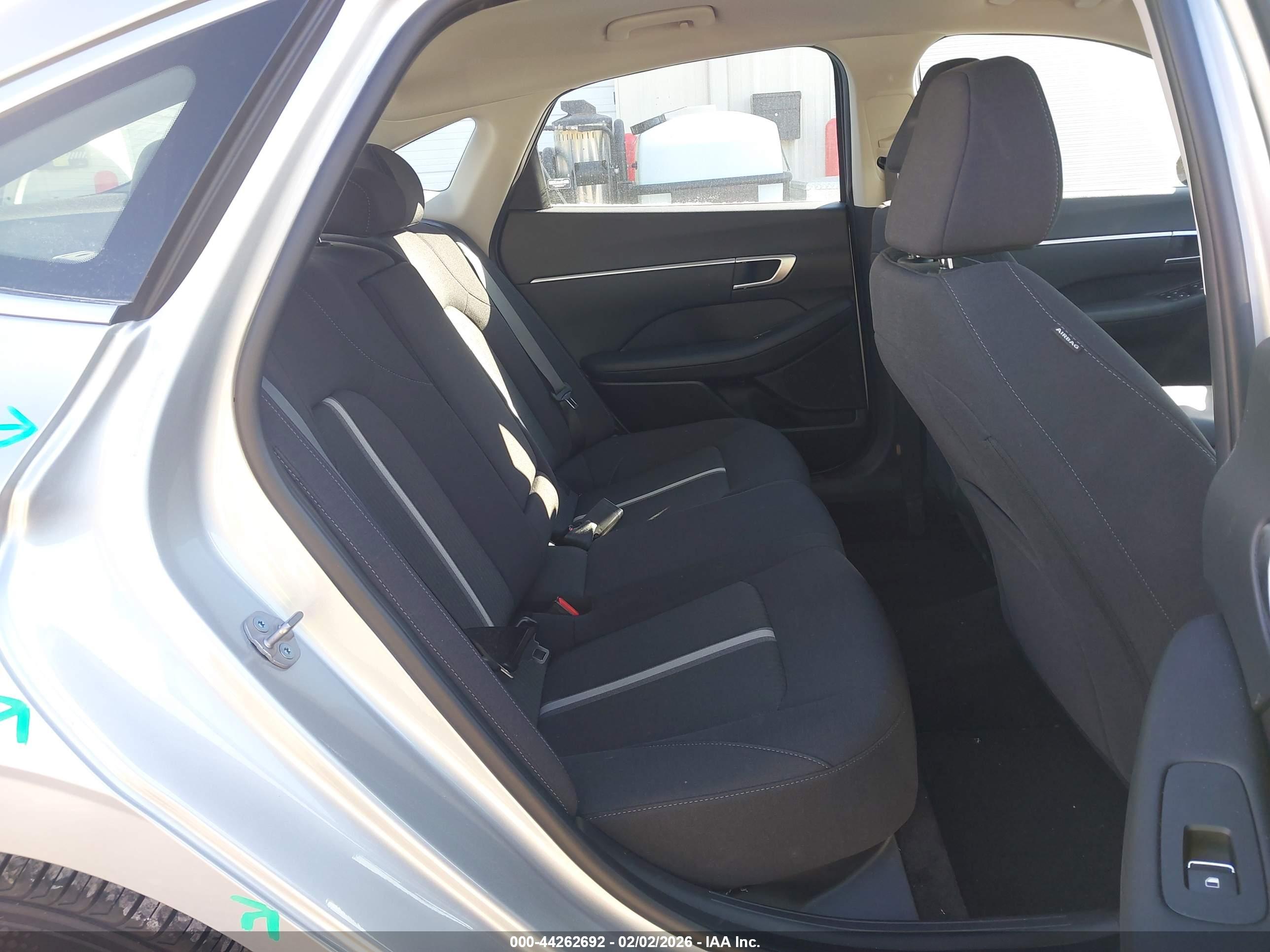 HYUNDAI SONATA image 8