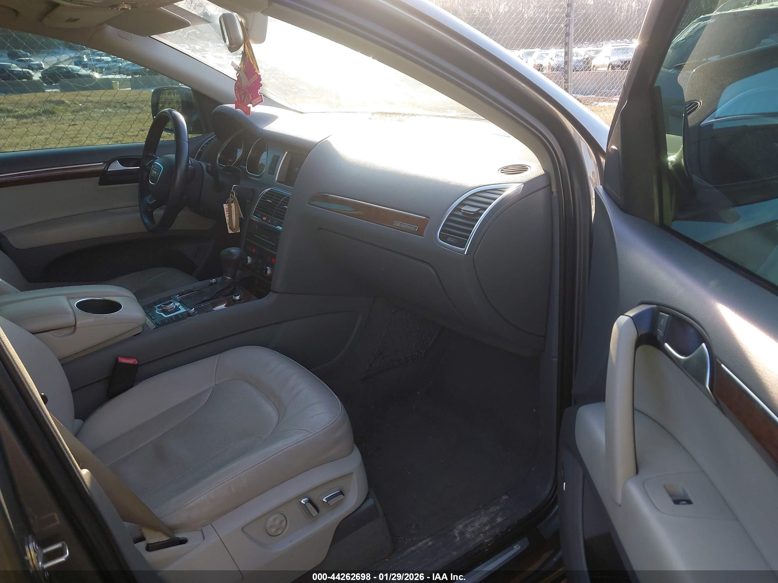 AUDI Q7 image 5