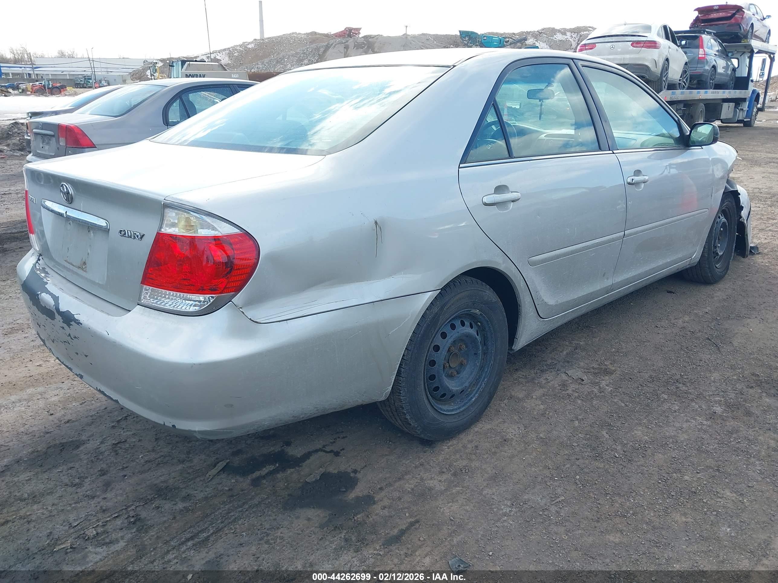 TOYOTA CAMRY image 4