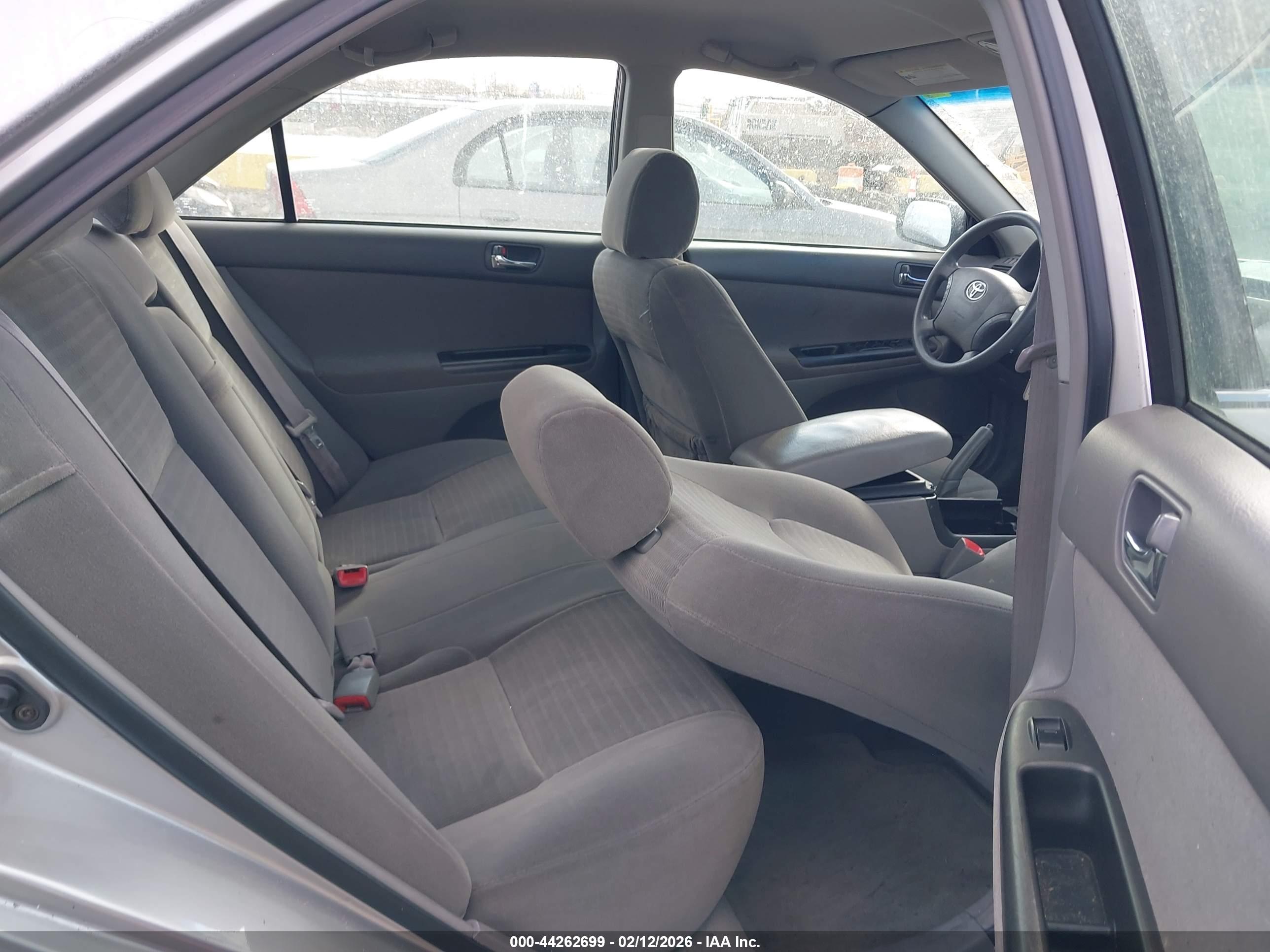TOYOTA CAMRY image 8