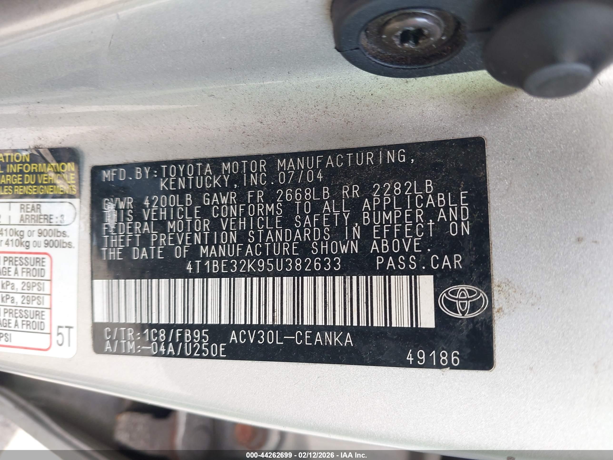 TOYOTA CAMRY image 9