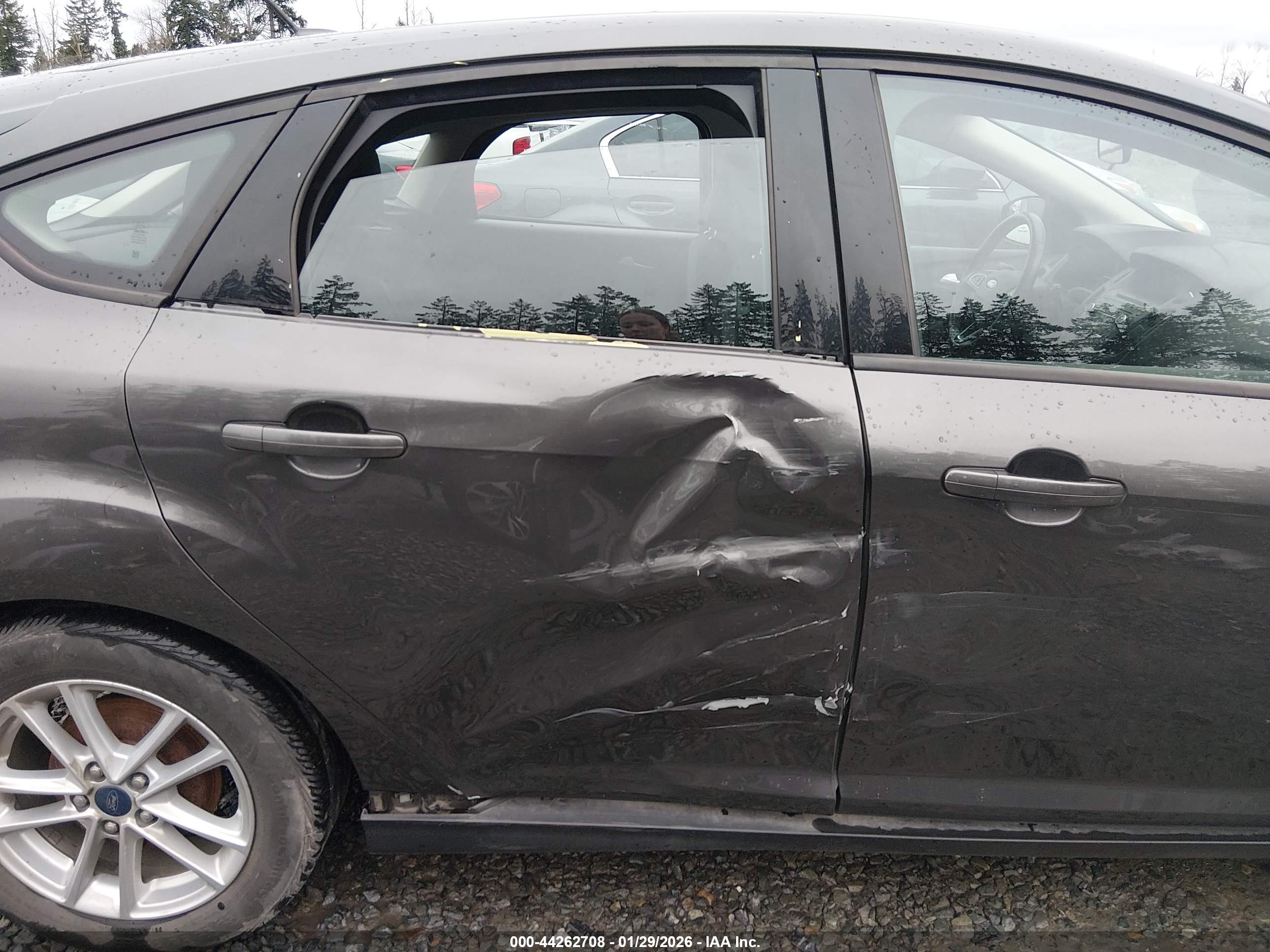 FORD FOCUS image 6