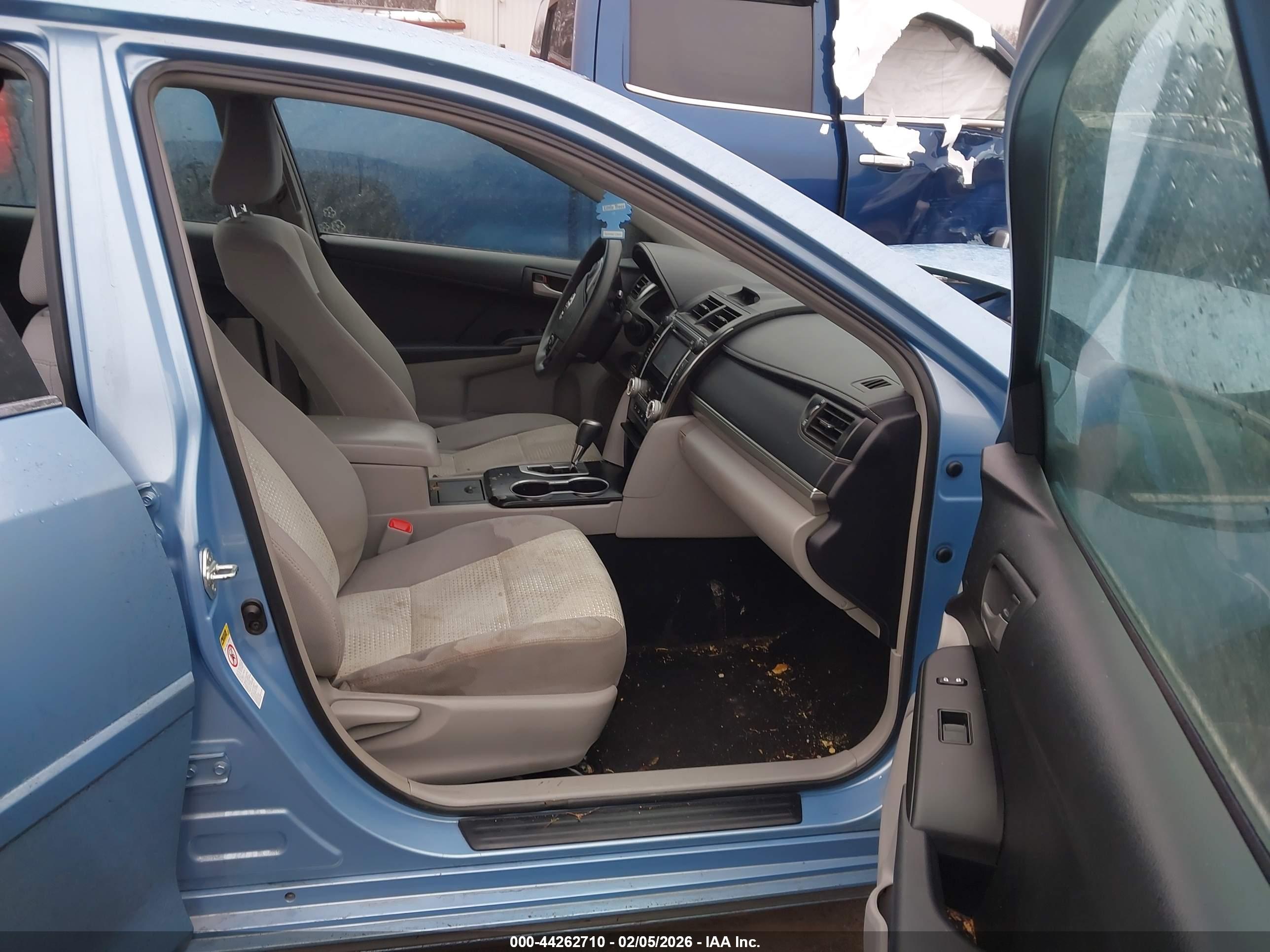 TOYOTA CAMRY image 5