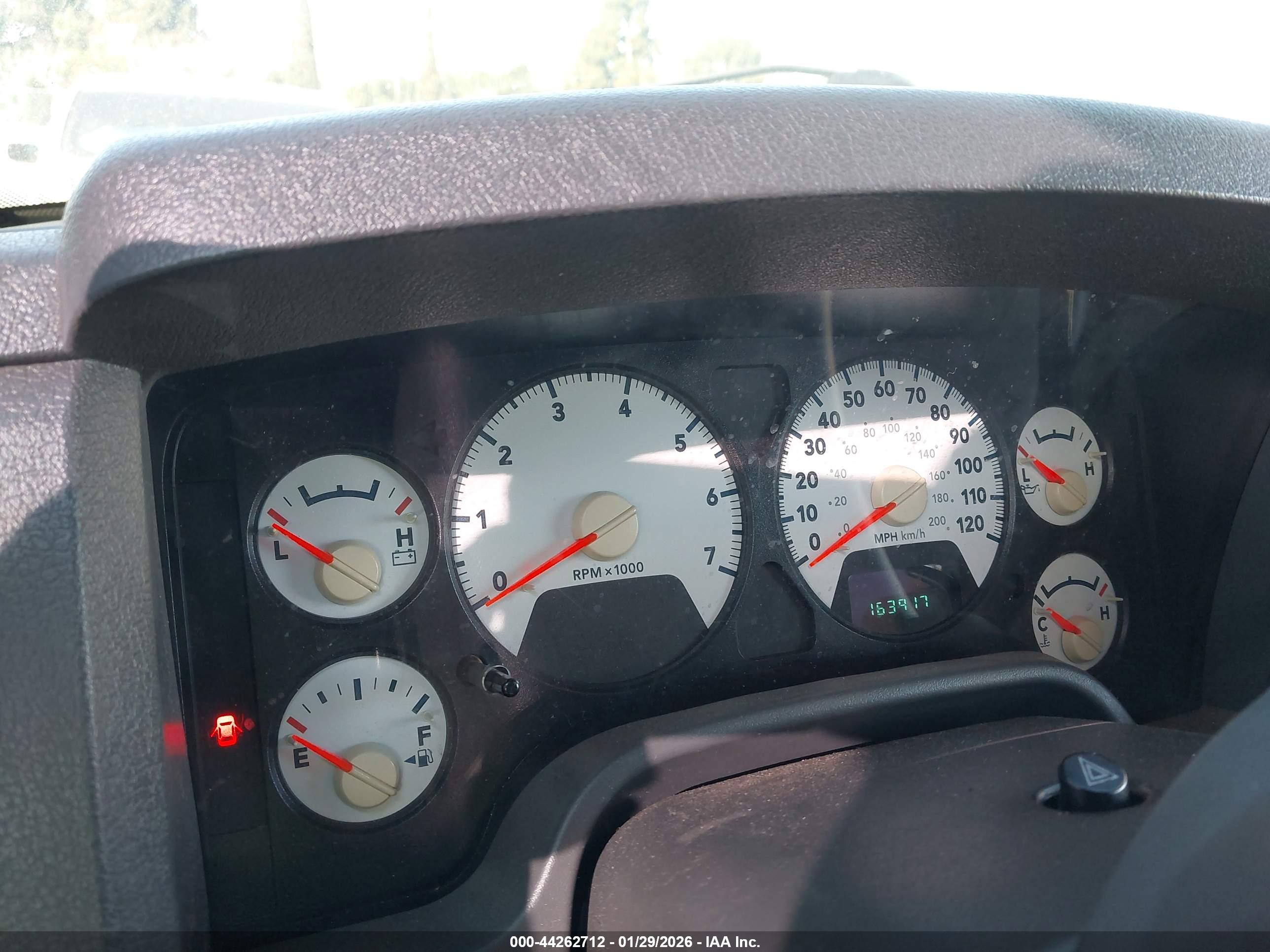 DODGE RAM image 7