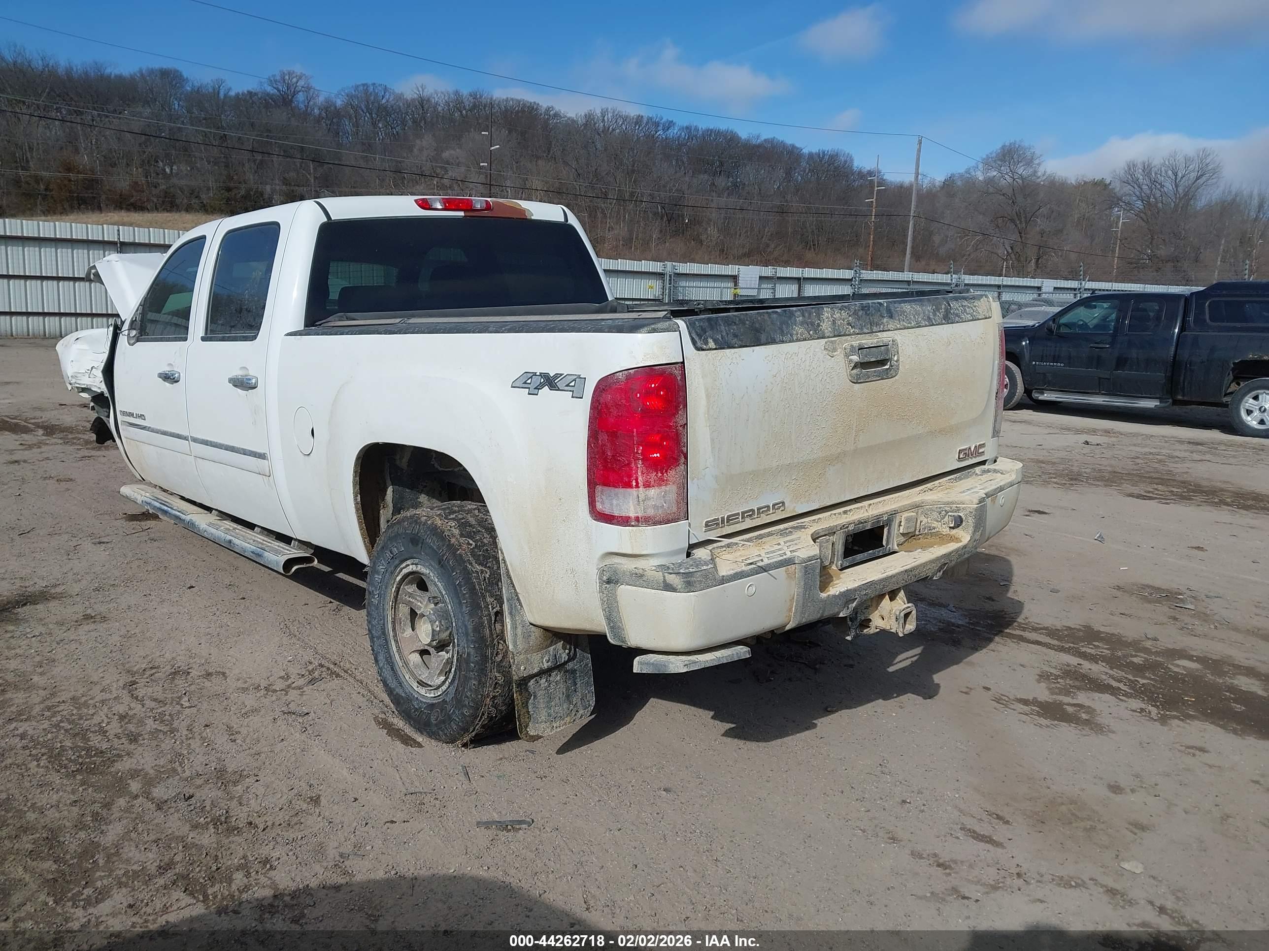 GMC SIERRA image 3