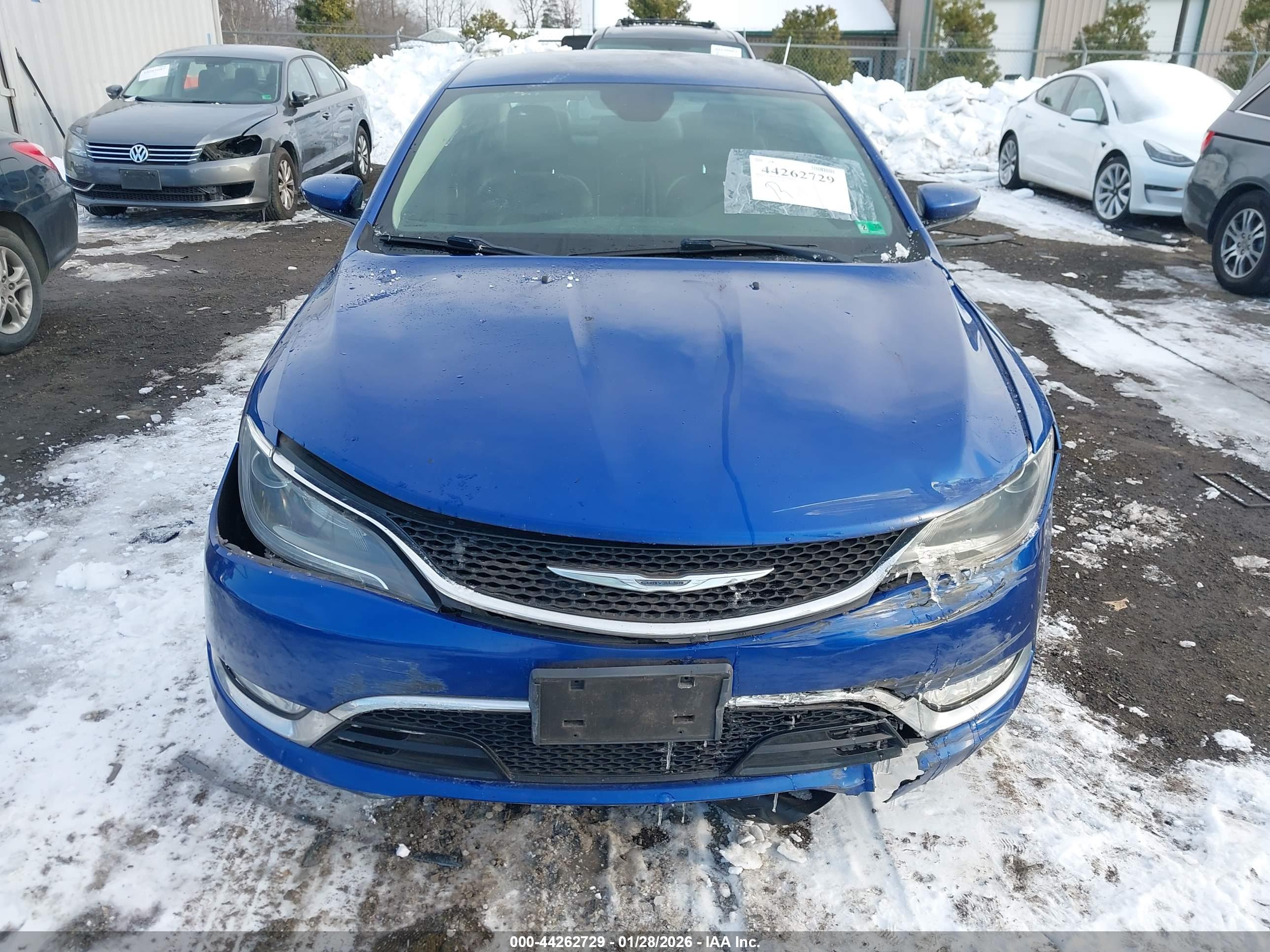 CHRYSLER 200 image 6