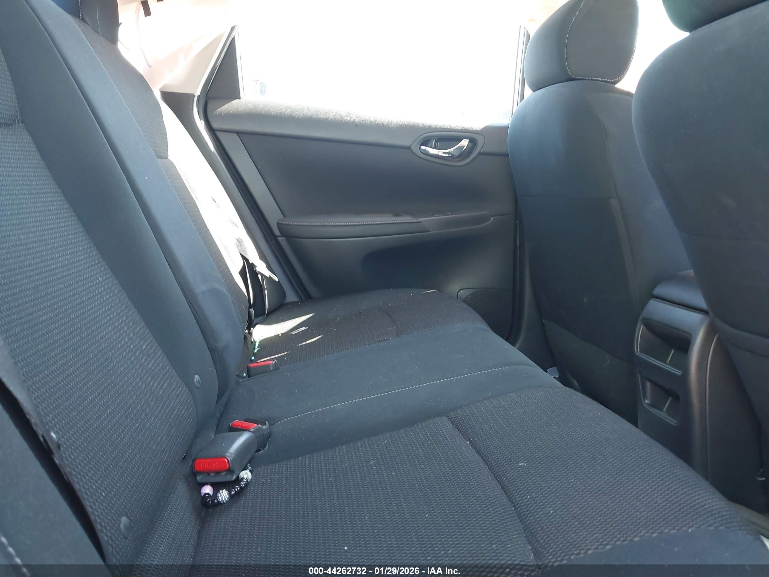 NISSAN SENTRA image 8