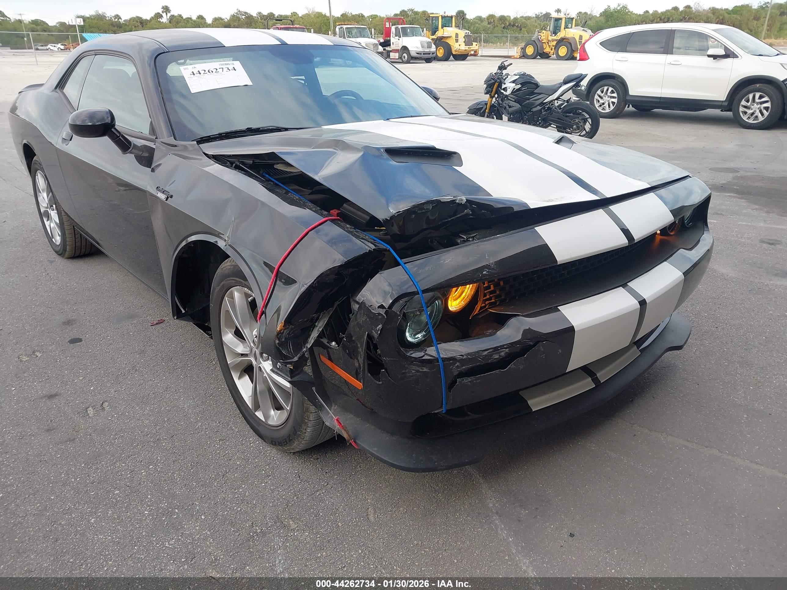DODGE CHALLENGER image 6
