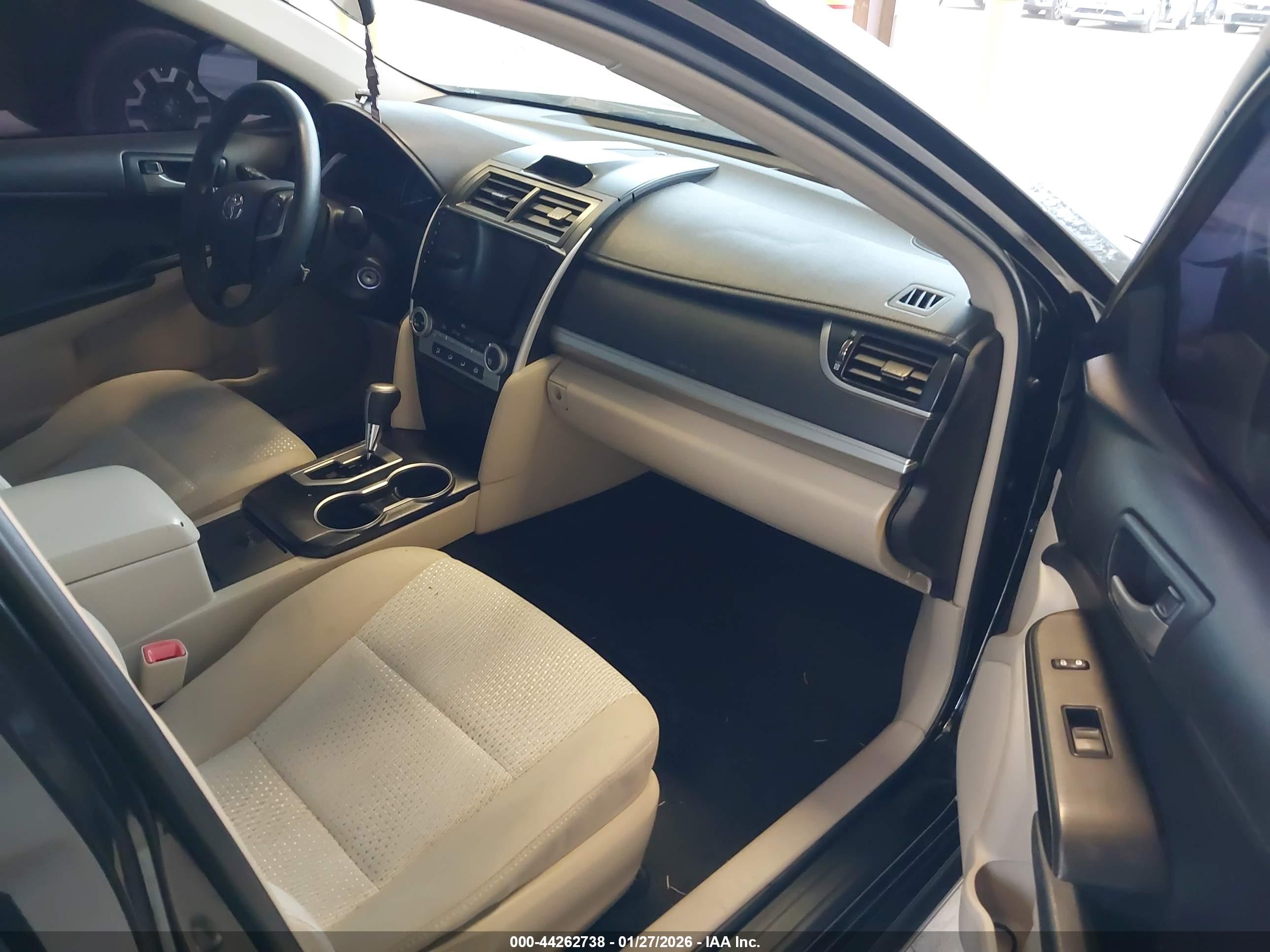 TOYOTA CAMRY image 5