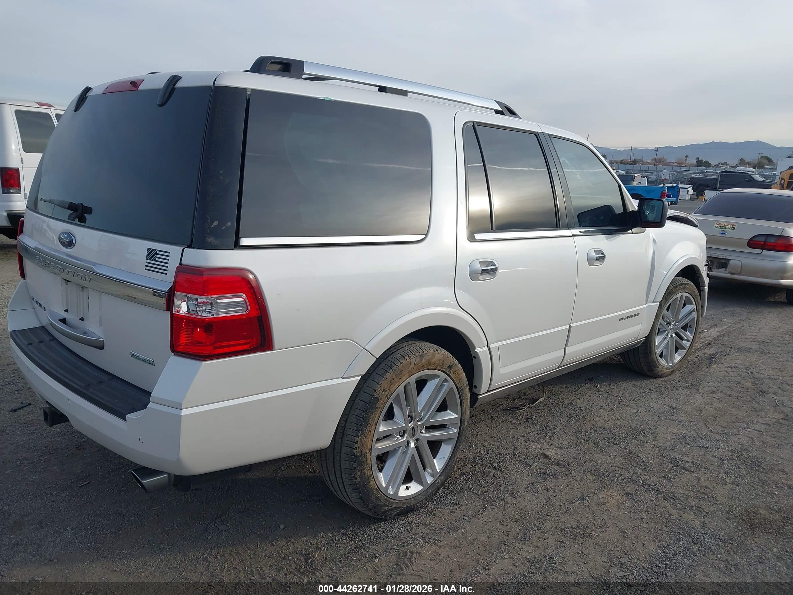 FORD EXPEDITION image 4