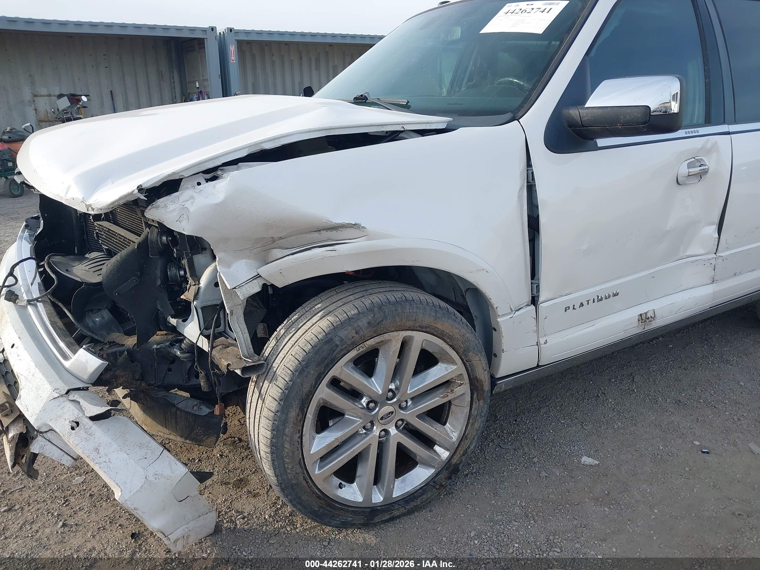 FORD EXPEDITION image 6