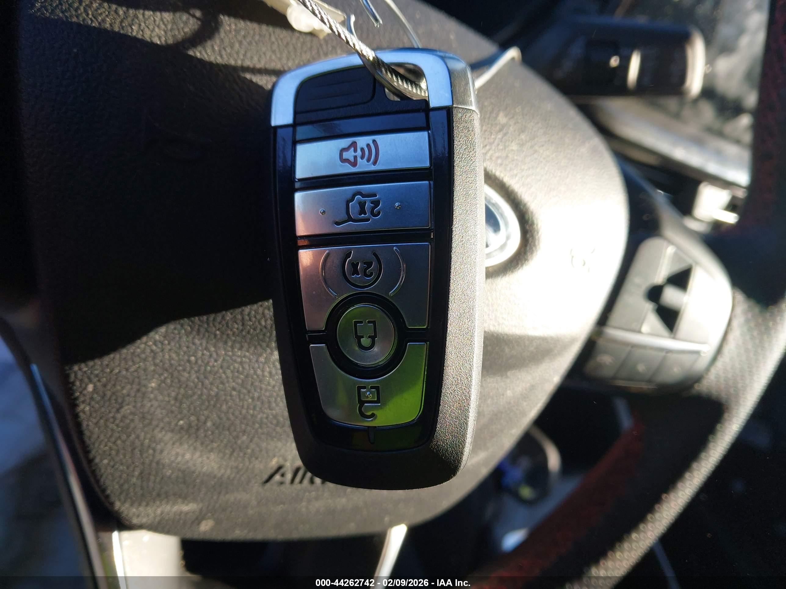 FORD ESCAPE image 11