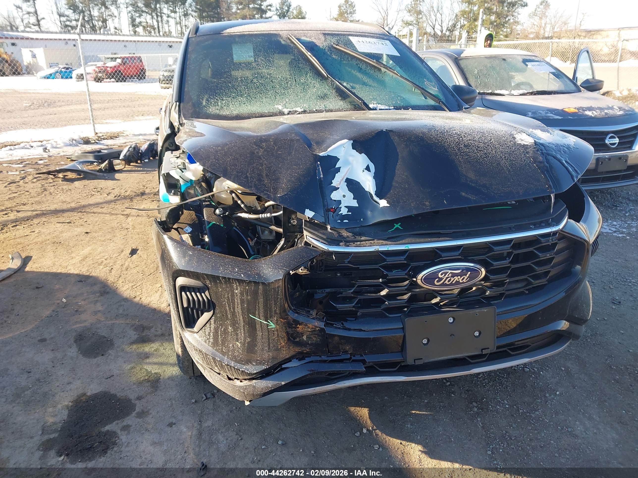 FORD ESCAPE image 6