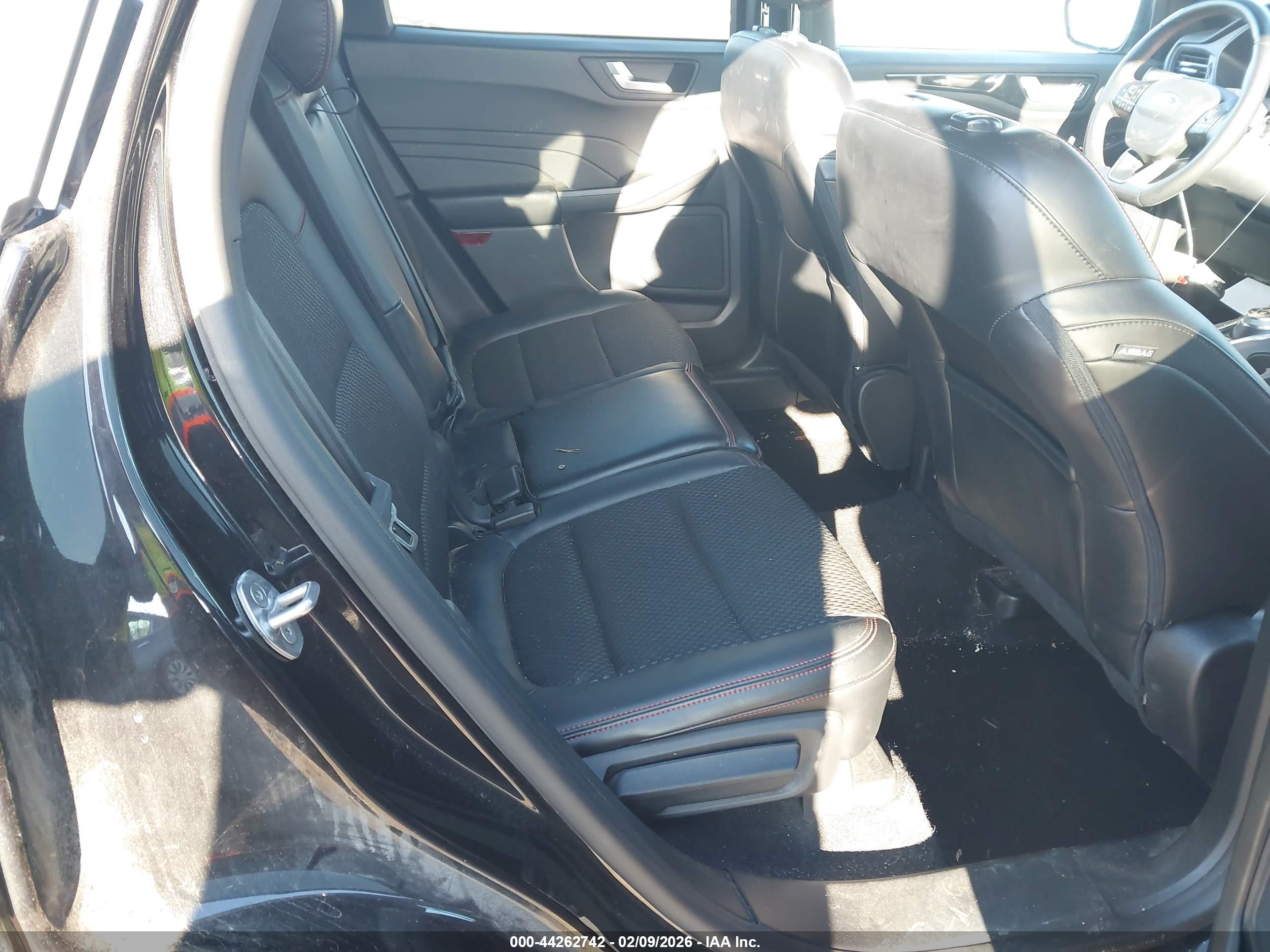 FORD ESCAPE image 8