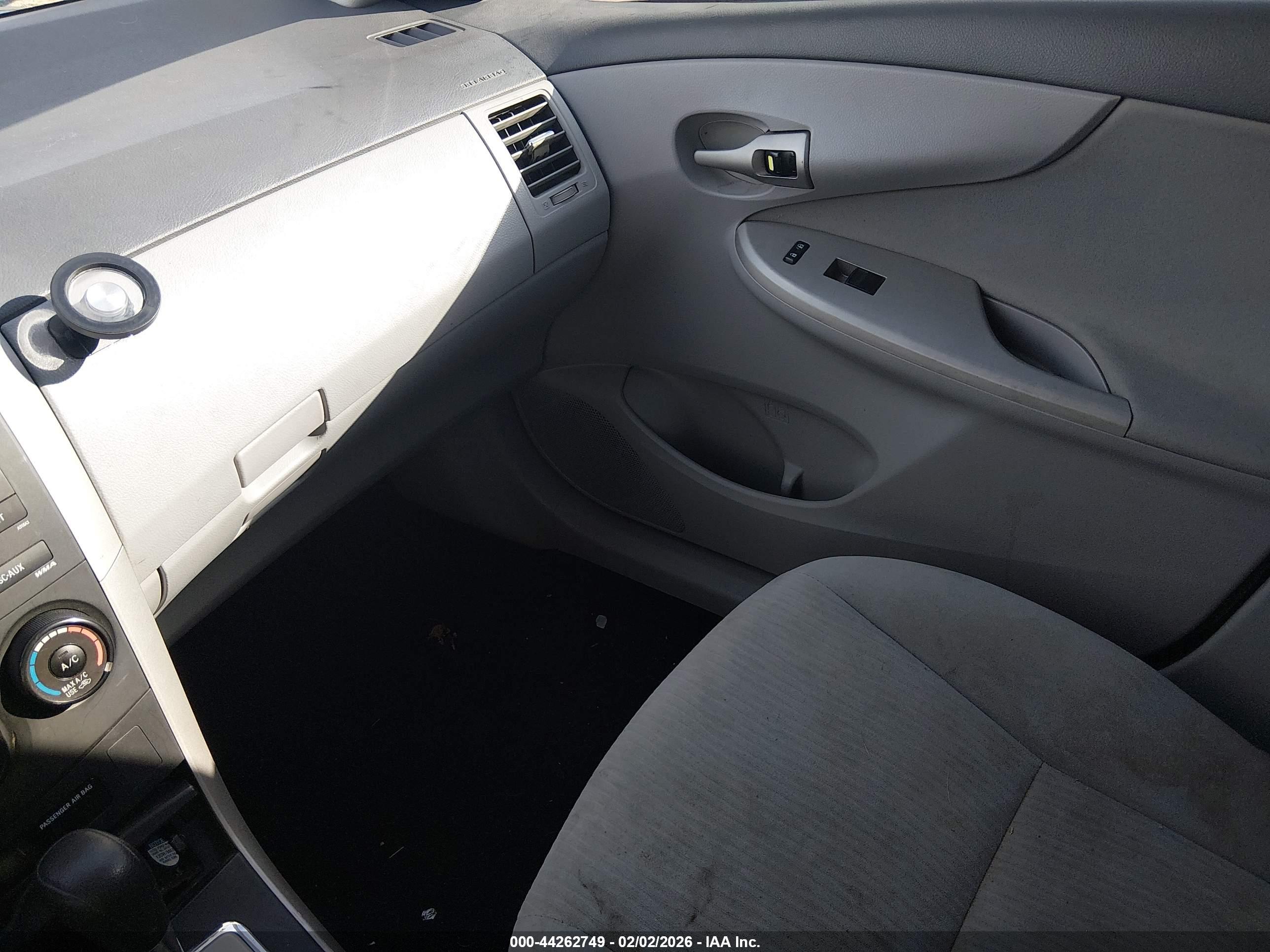 TOYOTA COROLLA image 5