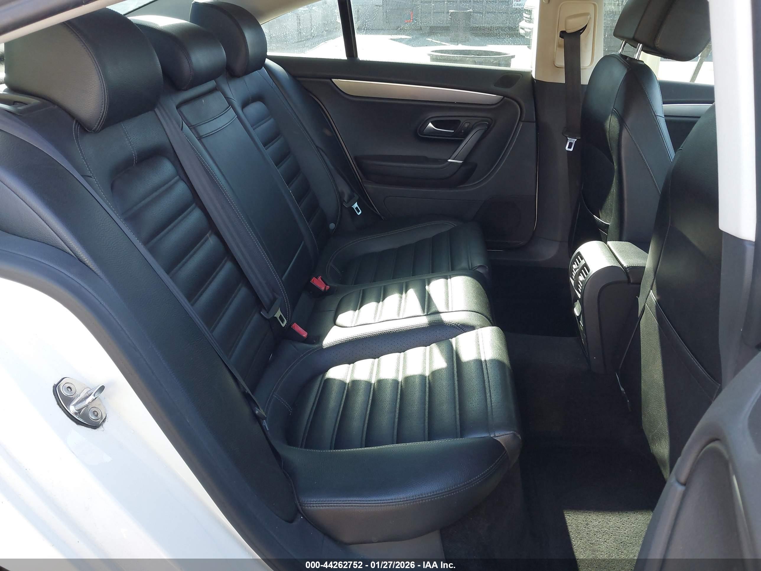 VOLKSWAGEN CC image 8