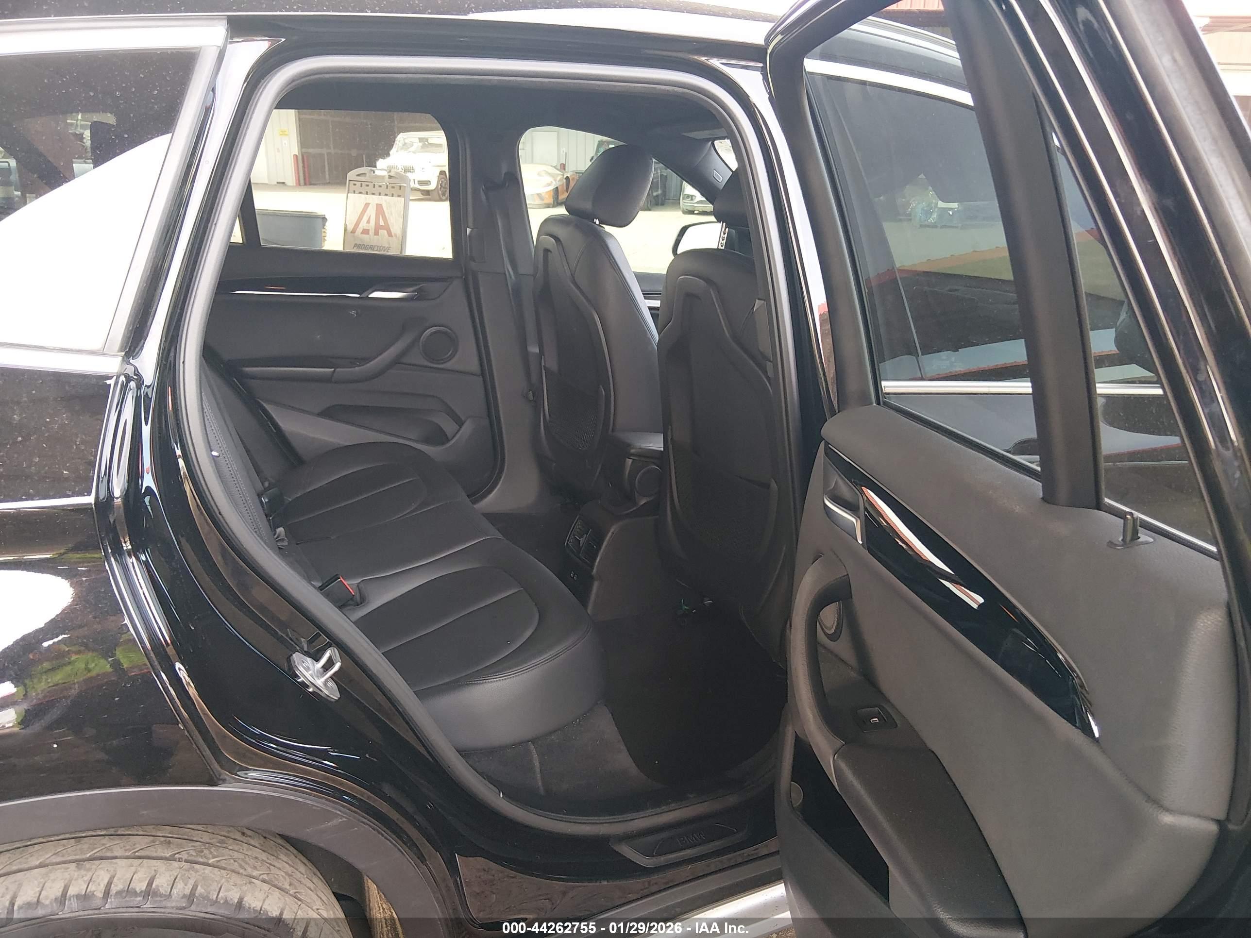 BMW X1 image 8
