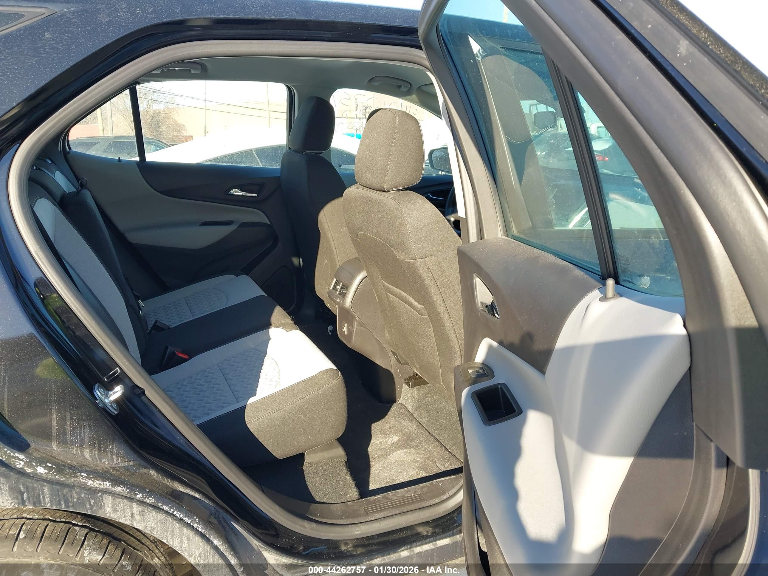 CHEVROLET EQUINOX image 8