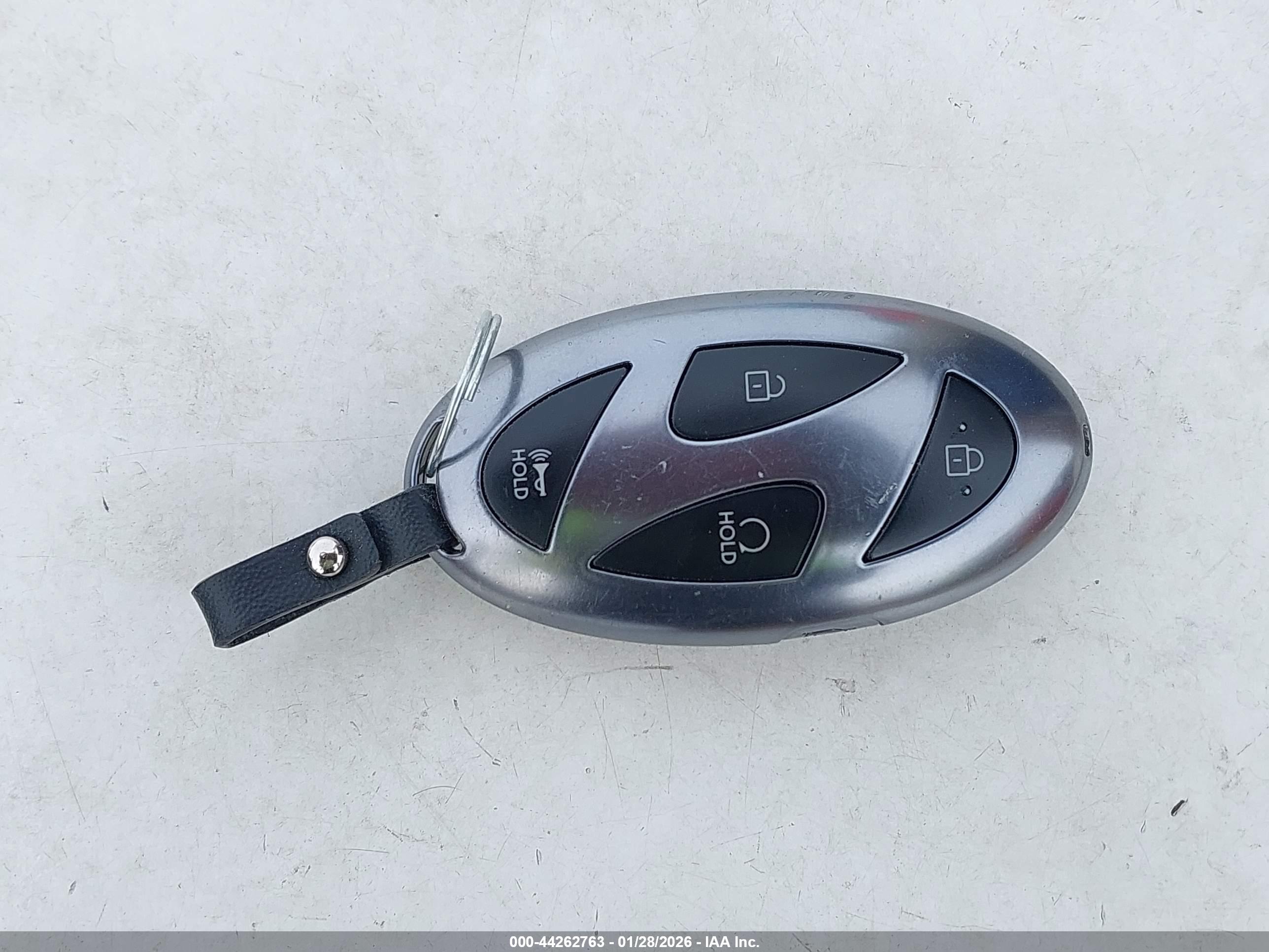 HYUNDAI TUCSON image 11
