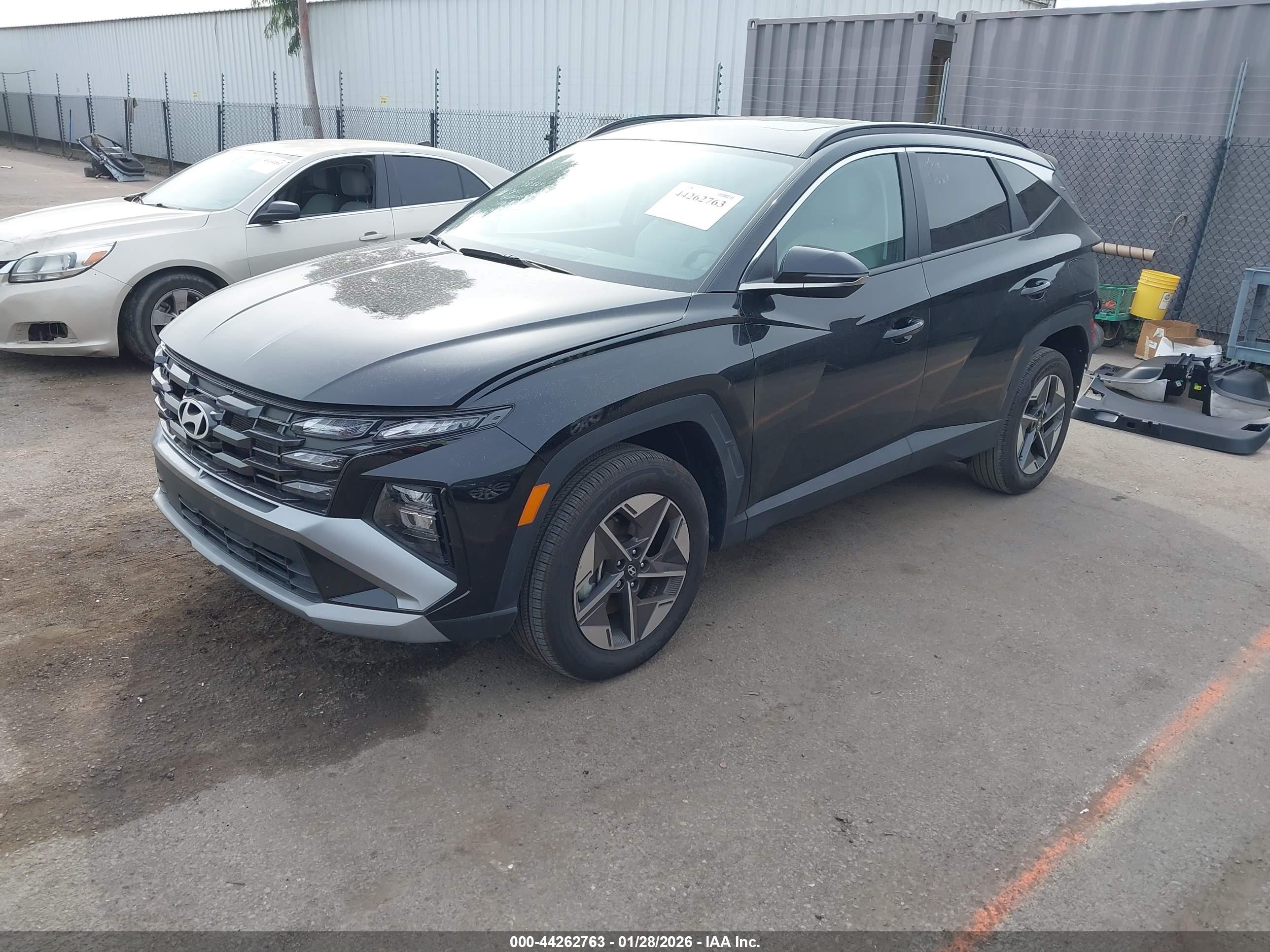 HYUNDAI TUCSON image 2