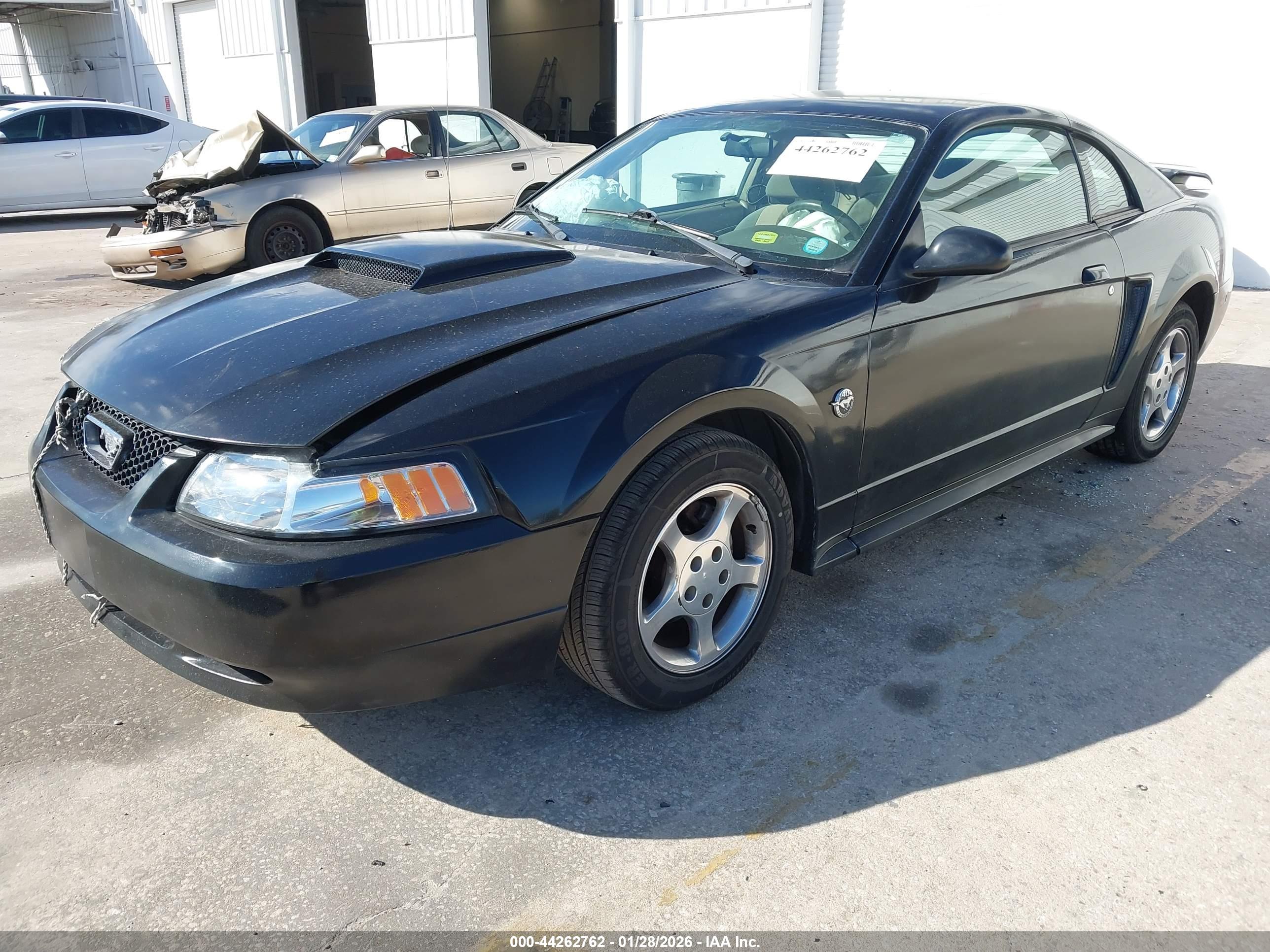 FORD MUSTANG image 2
