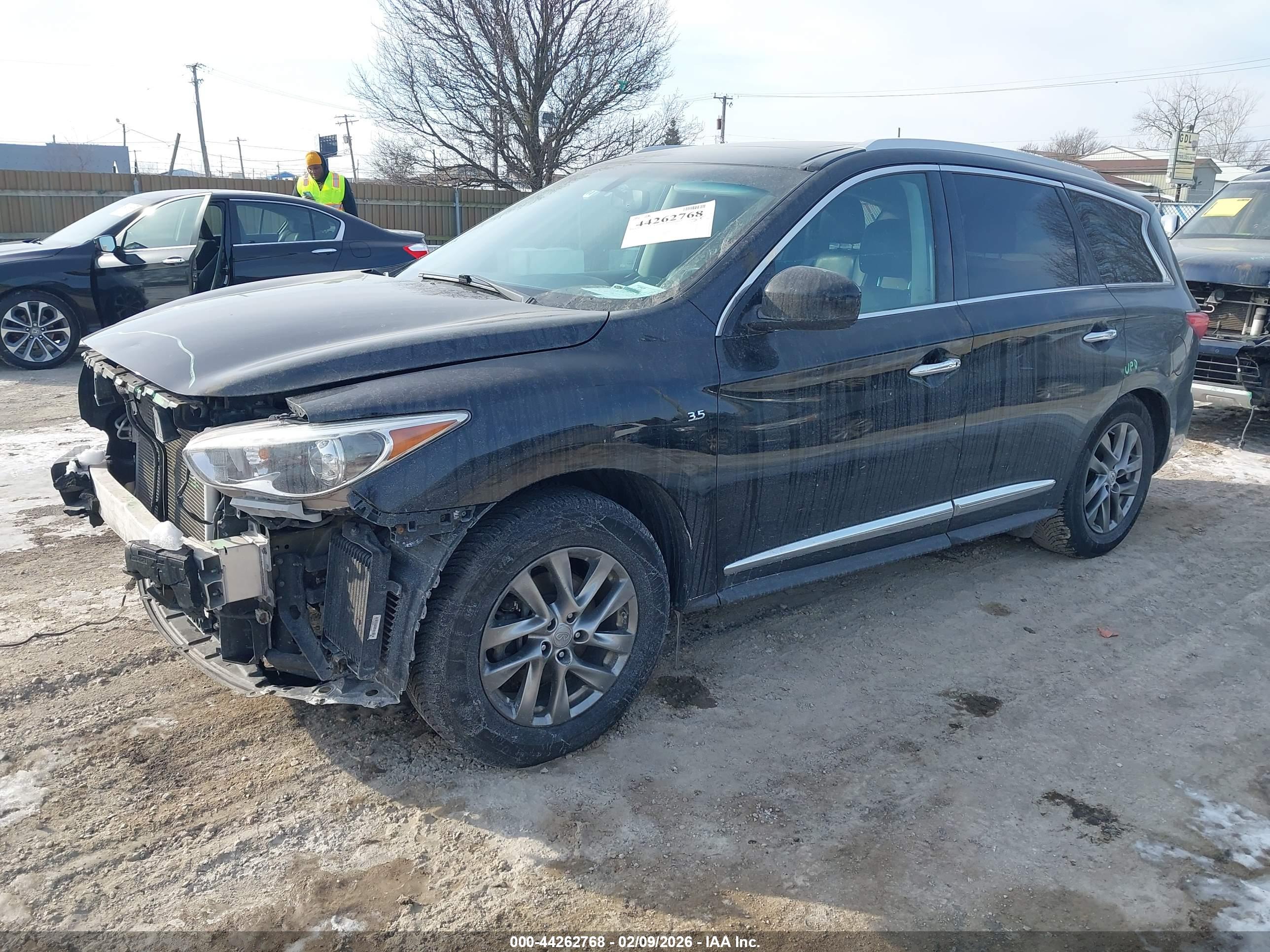 INFINITI QX60 image 2