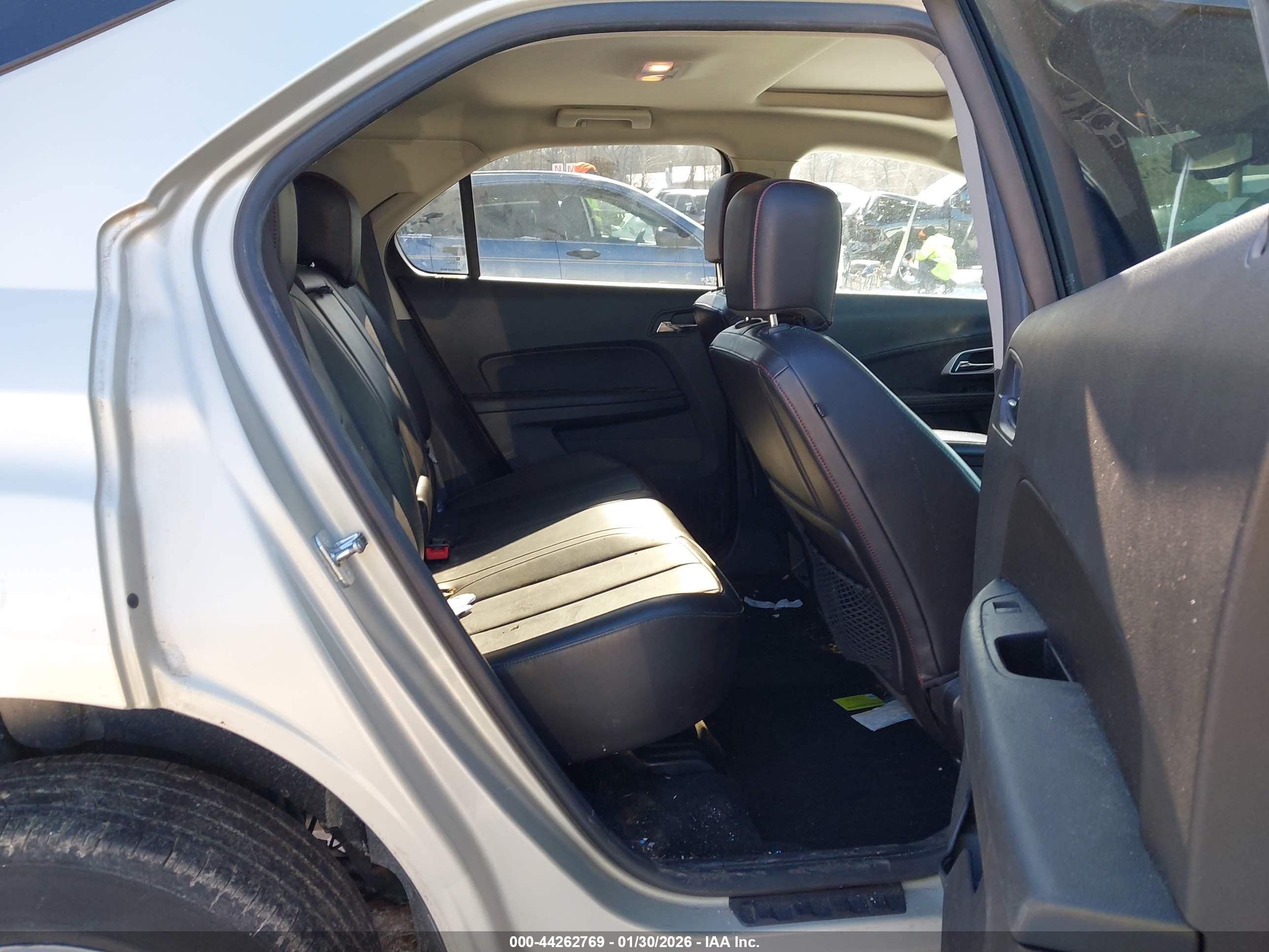 CHEVROLET EQUINOX image 8