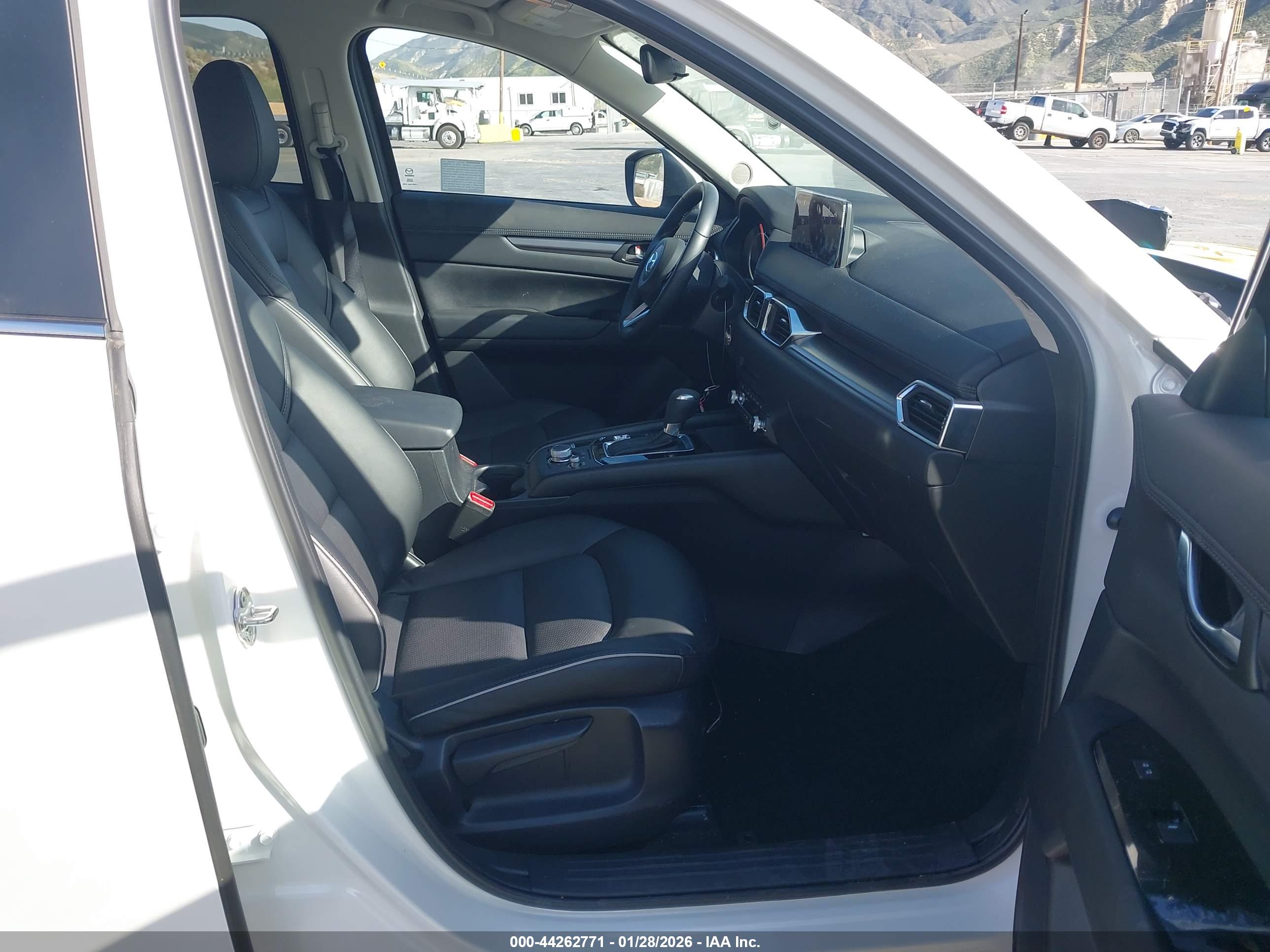 MAZDA CX-5 image 5