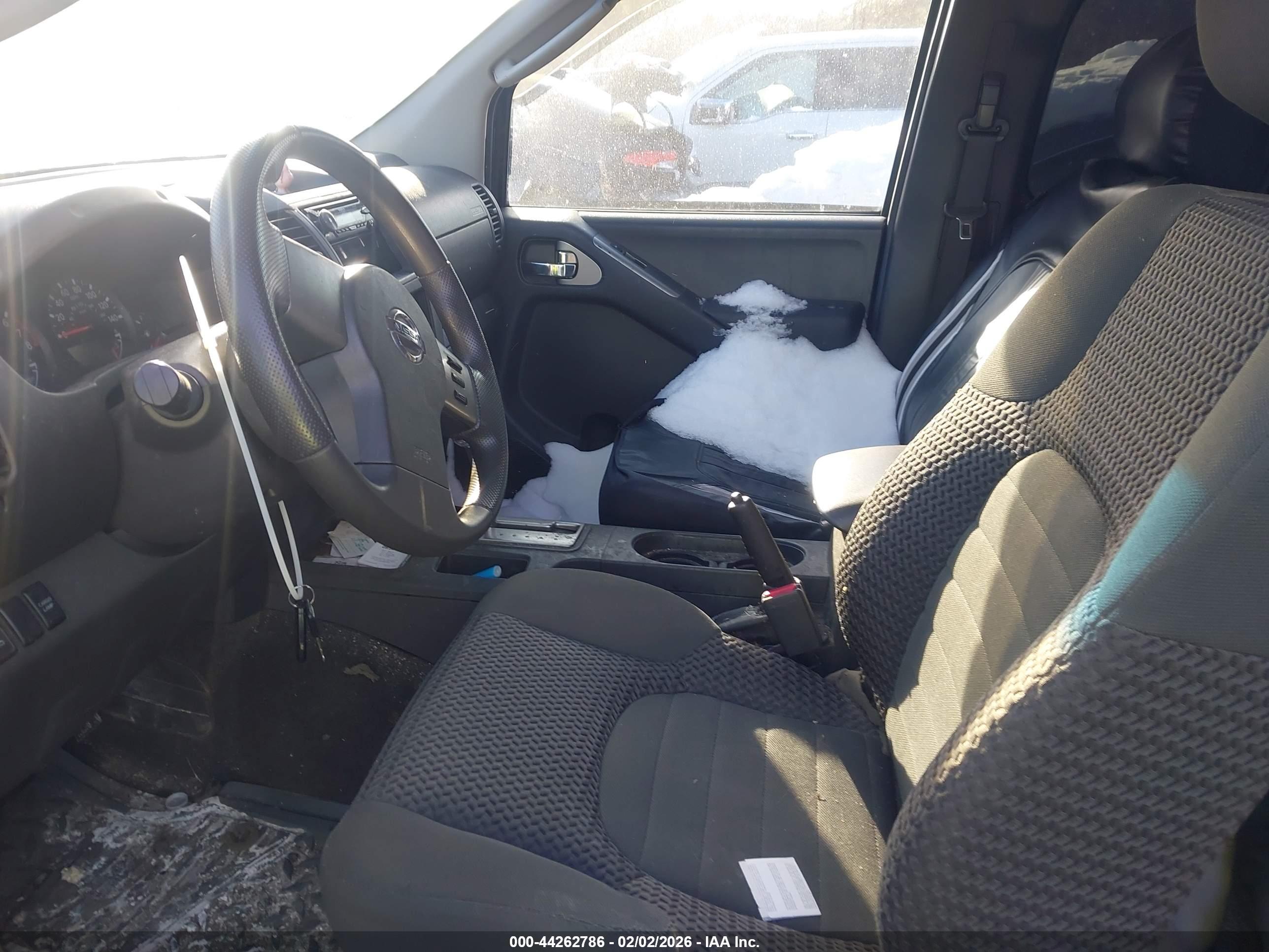 NISSAN FRONTIER image 5