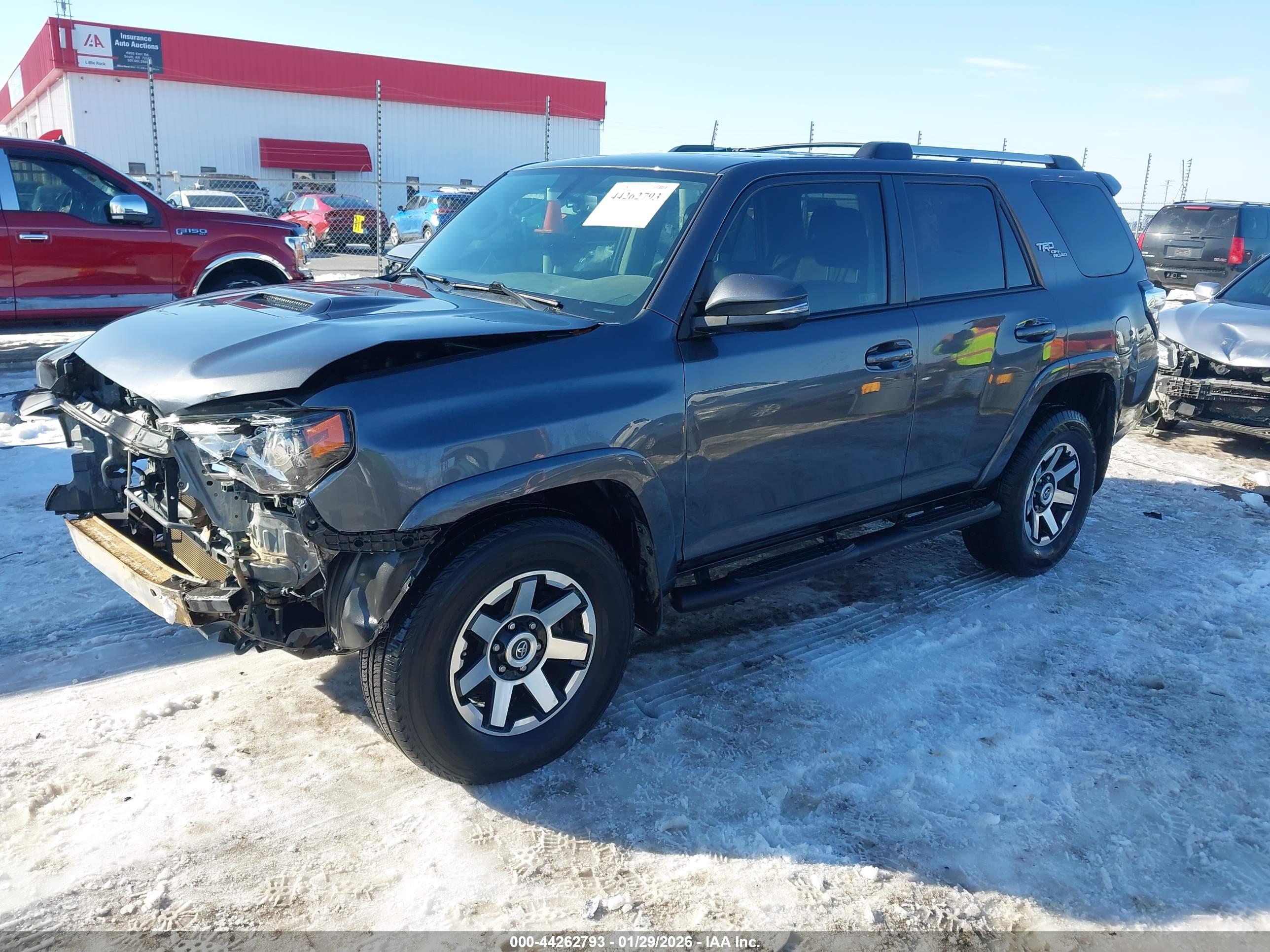 TOYOTA 4RUNNER image 2